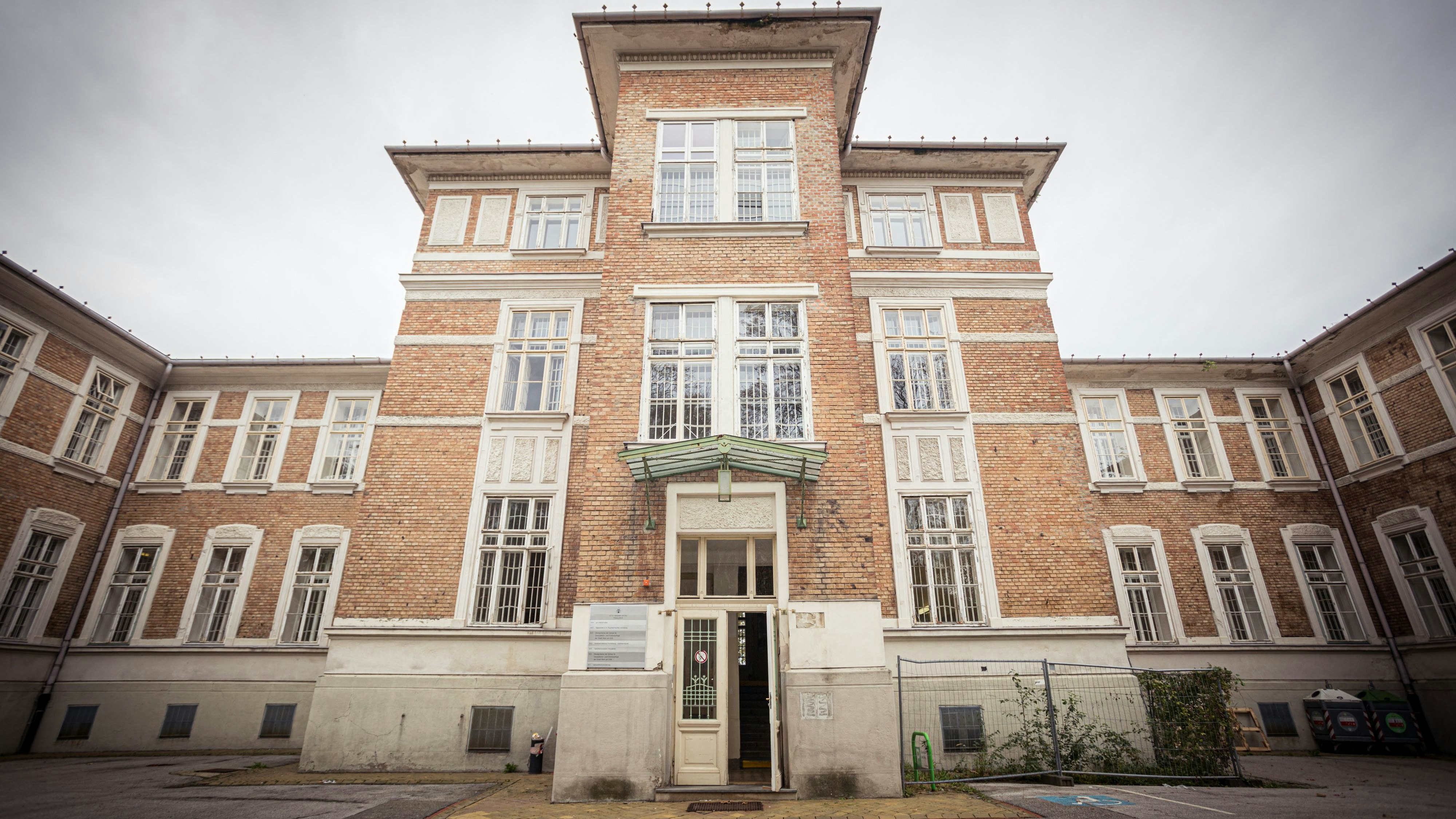 Im Pavillon 6 der Klinik Penzing entsteht ein neues Notquartier für 86 Männer.