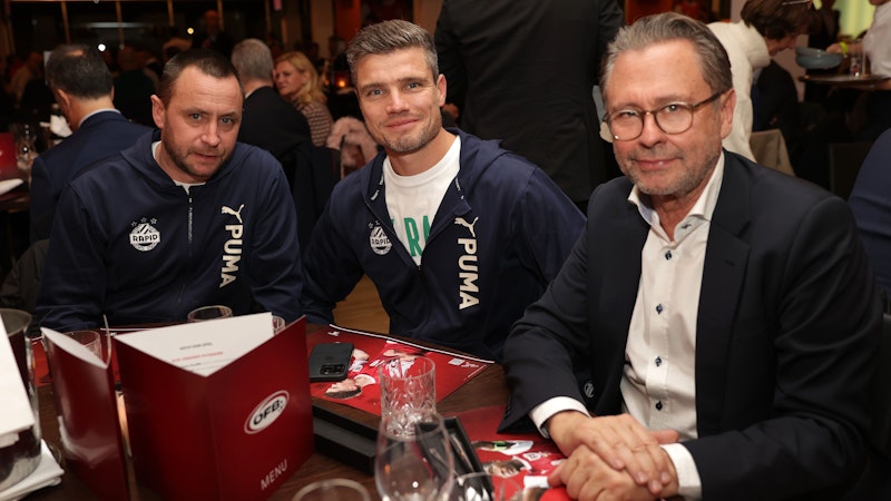 Der neue Rapid-Trainer Robert Klauß, flankiert von Steffen Hofmann und Alexander Wrabetz