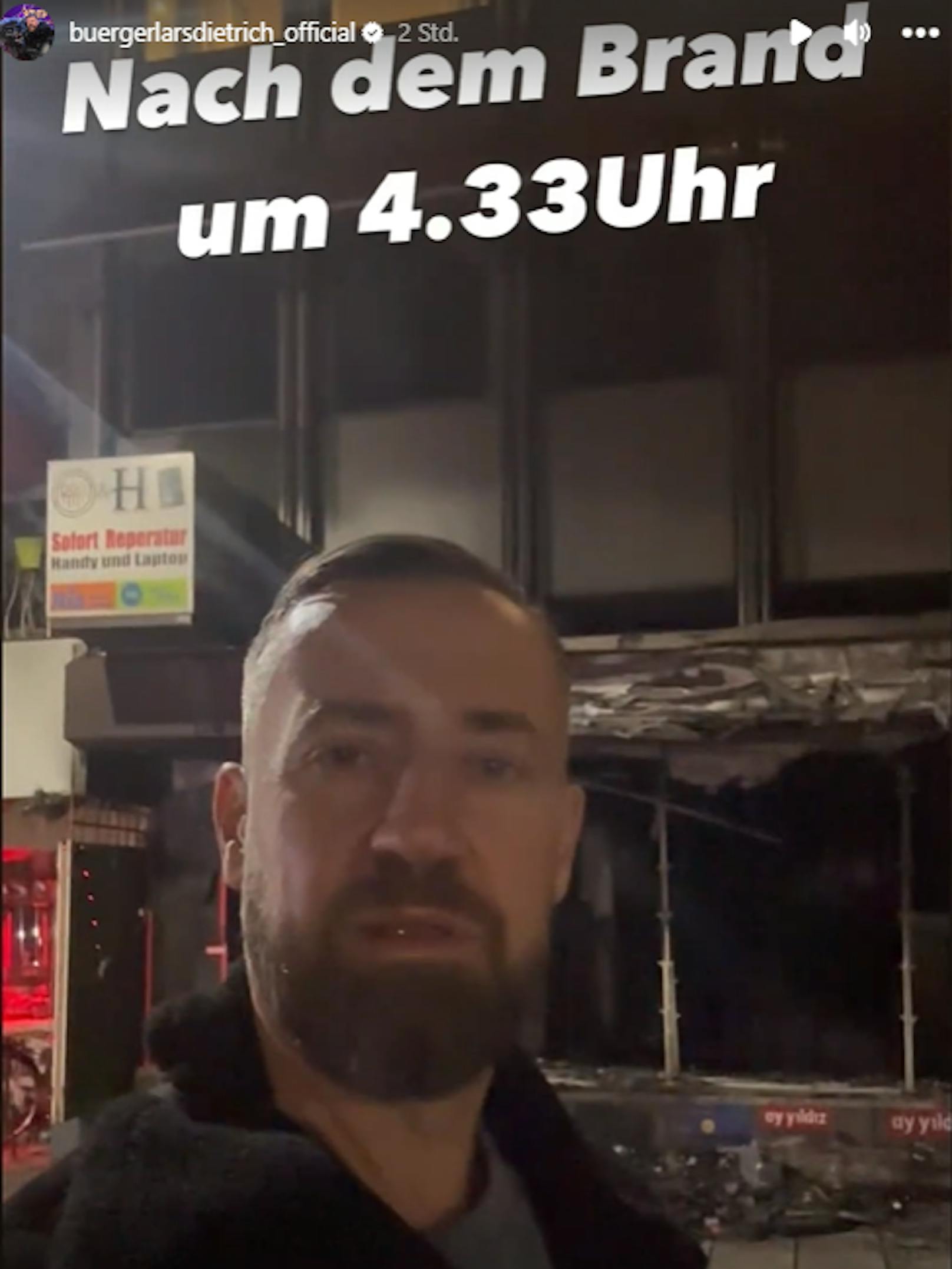 Auch Bürger Lars Dietrich hatte Angst um sein Leben und teilt auf Insta zum Brand.