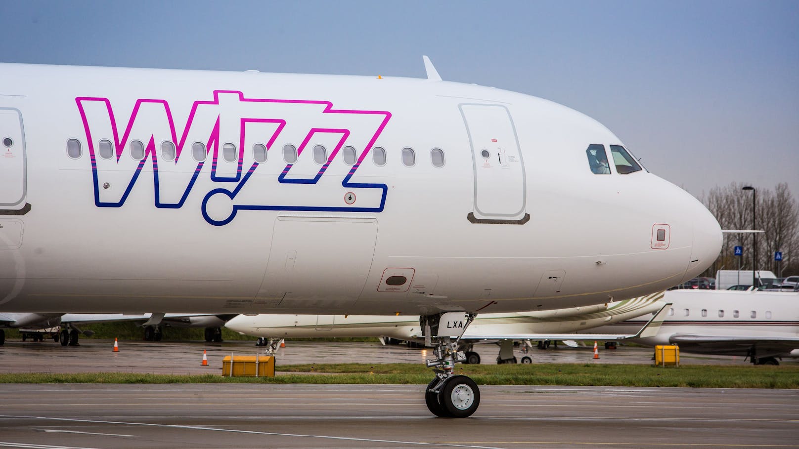 Wizz Air, Europas am schnellsten wachsende Ultra-Low-Cost-Airline, betreibt eine Flotte von 191 Airbus A320 und A321.