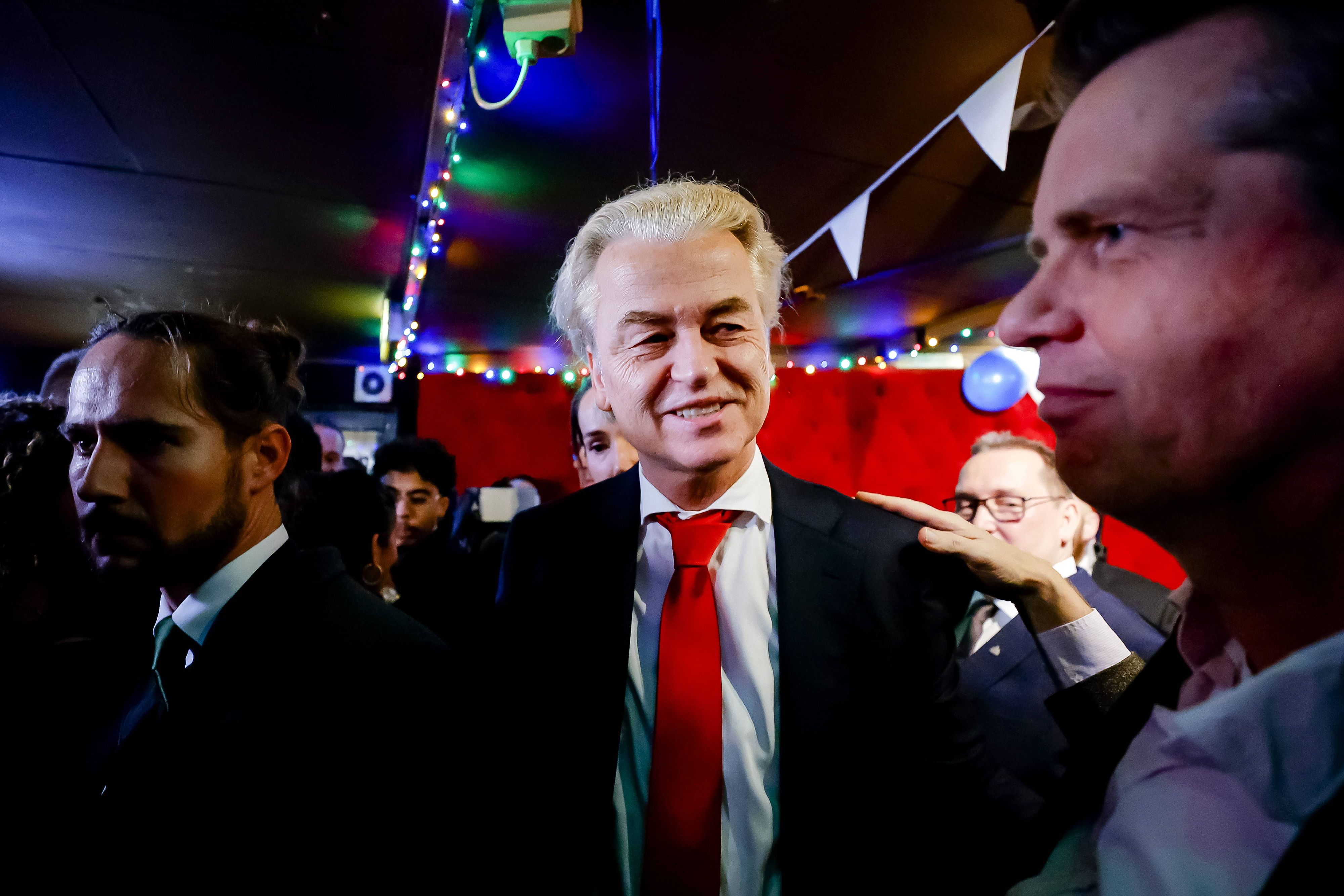 Sechs Monate nach der Parlamentswahl haben sich Geert Wilders und drei weitere rechte Parteien auf eine Koalition geeinigt.