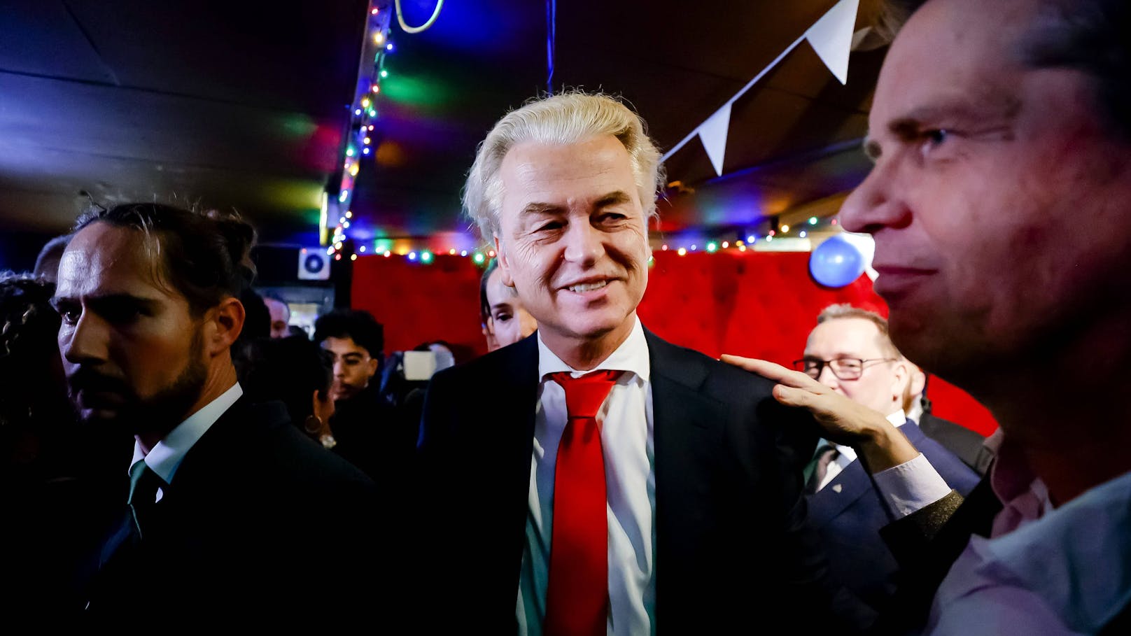 Islamgegner Geert Wilders triumphiert in Niederlande