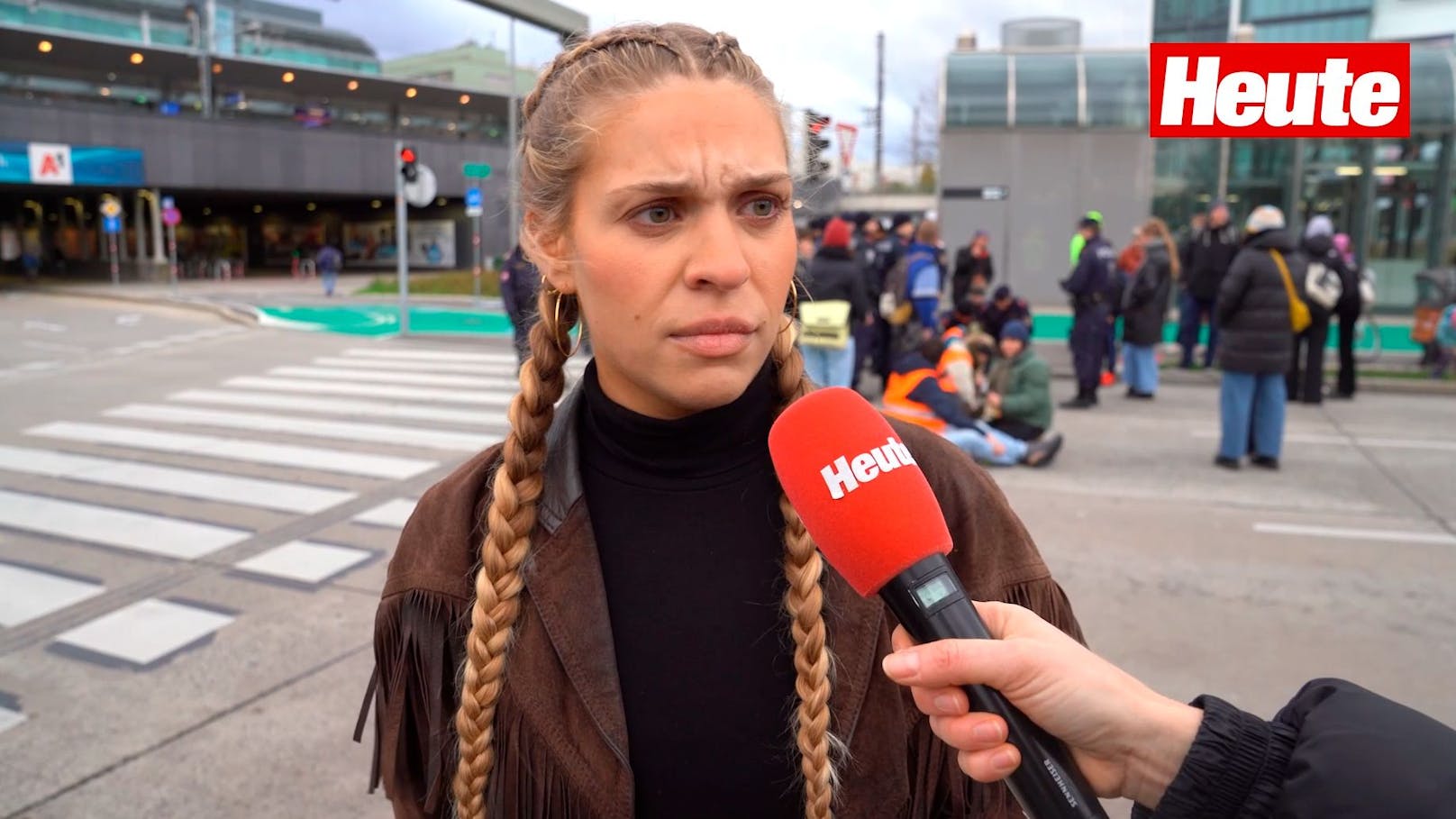 Klima-Shakira aus Häfn direkt zum Praterstern-Protest