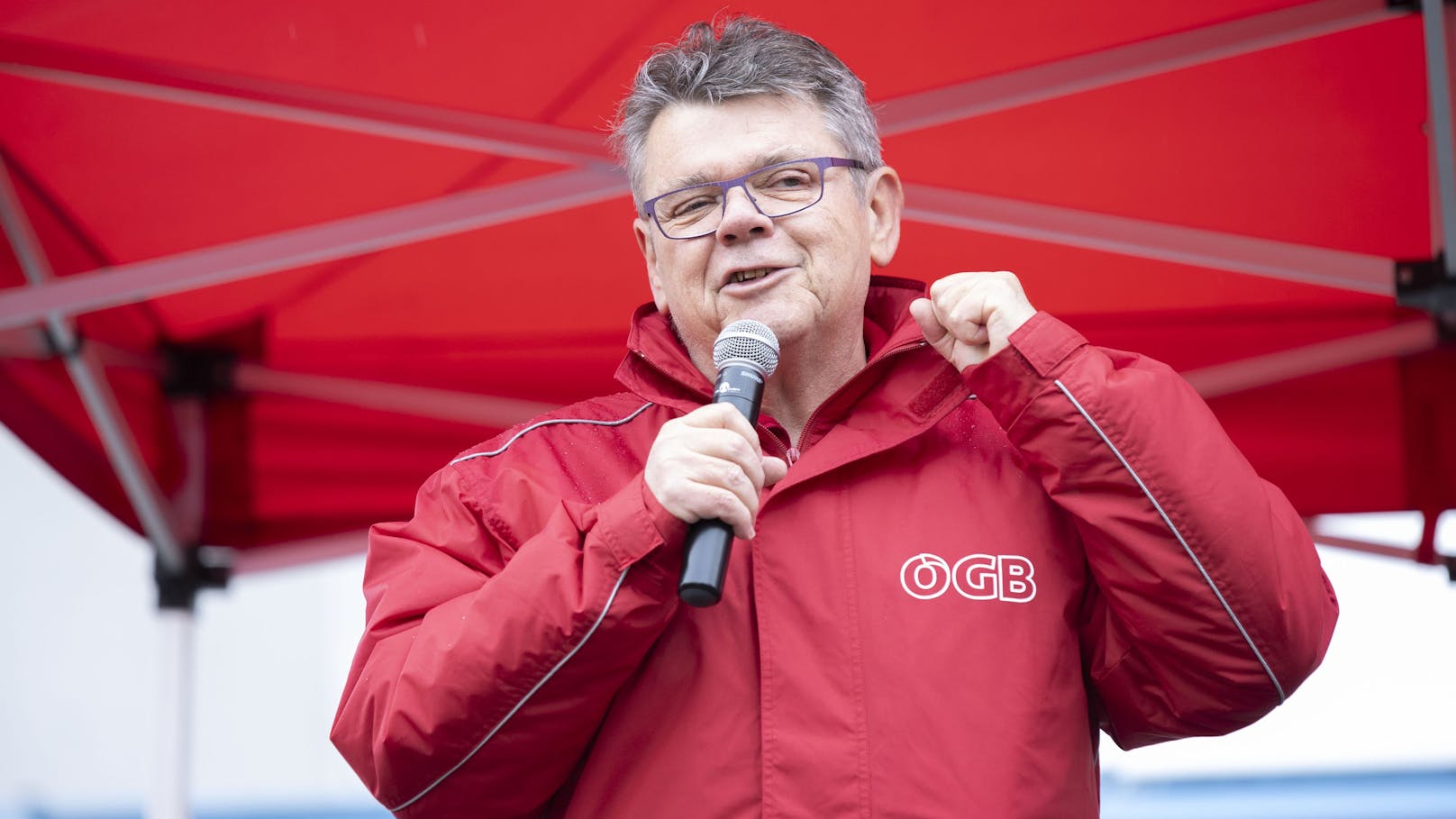 ÖGB-Präsident Wolfgang Katzian (SPÖ) am Freitag, 24. November 2023, während einer Solidaritätskundgebung für die Beschäftigten der Metallindustrie in Wien.