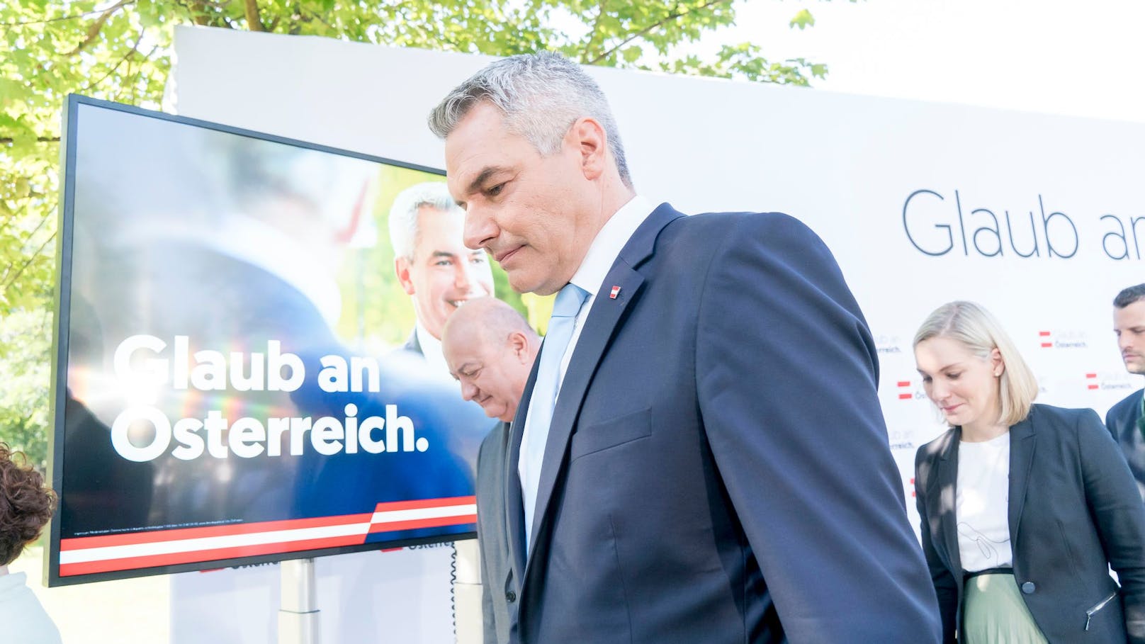 ÖVP stürzt ab – Kanzler Nehammer geht auf Medien los