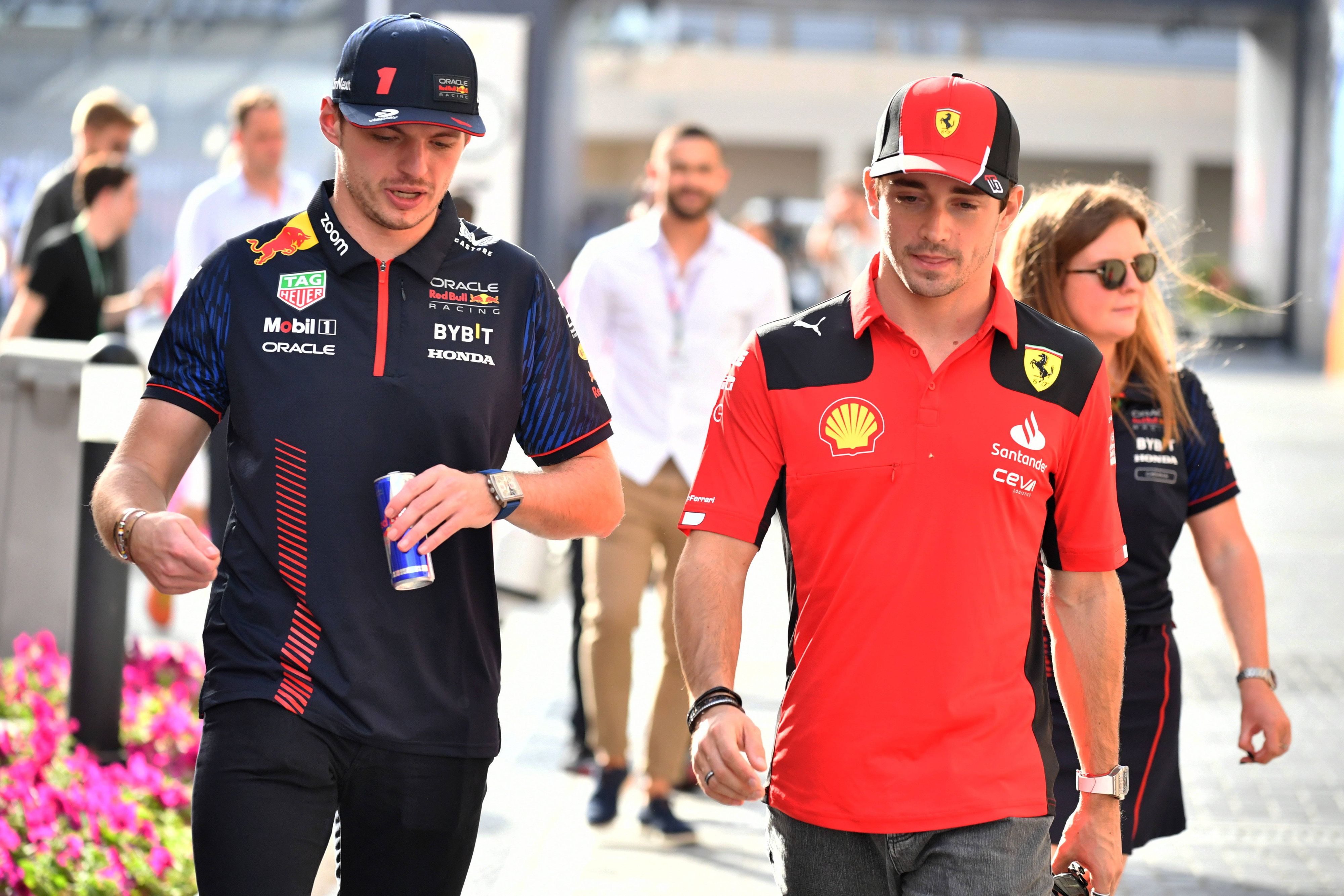 Verstappen und Leclerc haben frei im ersten Training