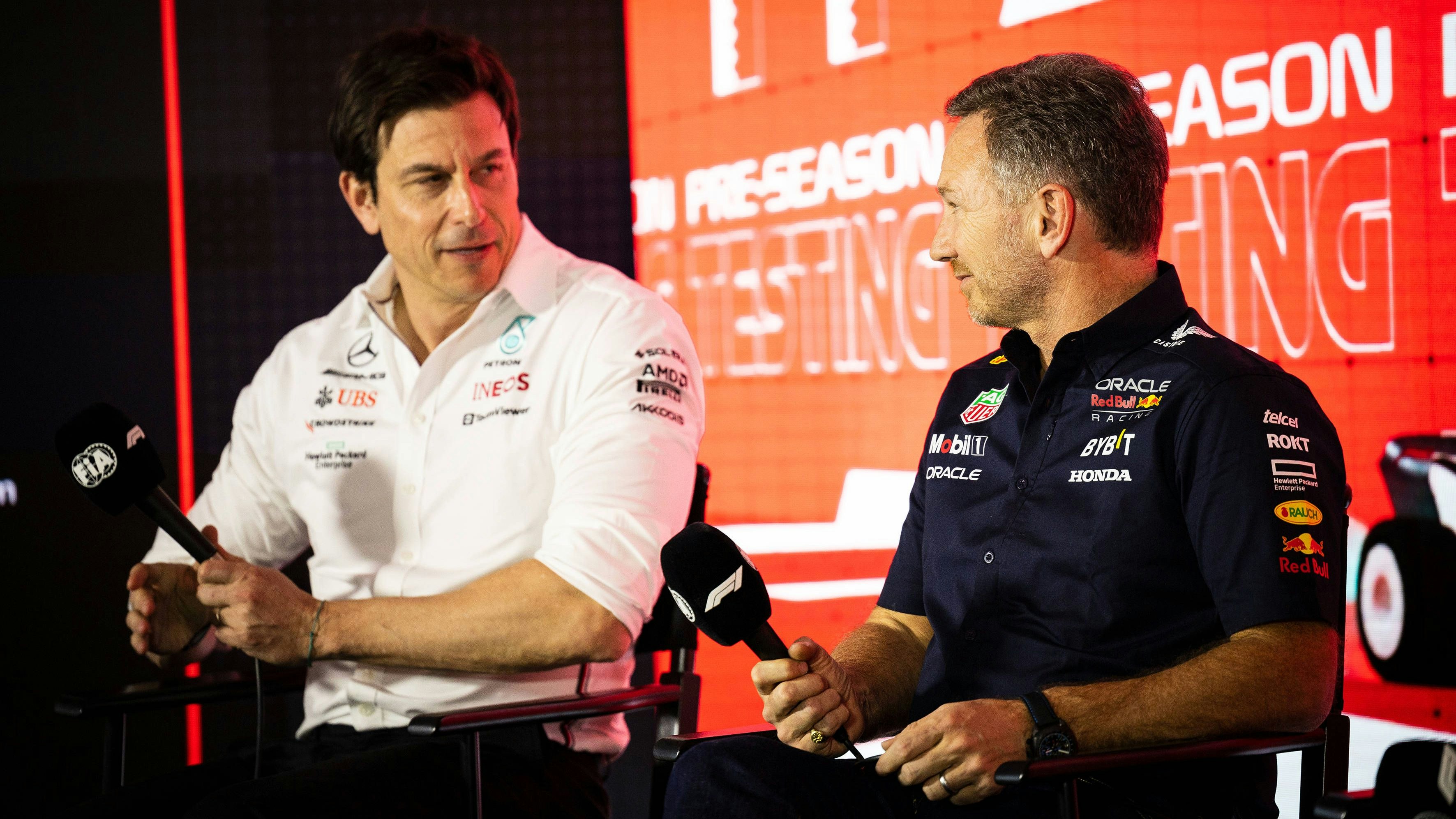 Mercedes-Teamchef Toto Wolff schießt gegen Christian Horner. 