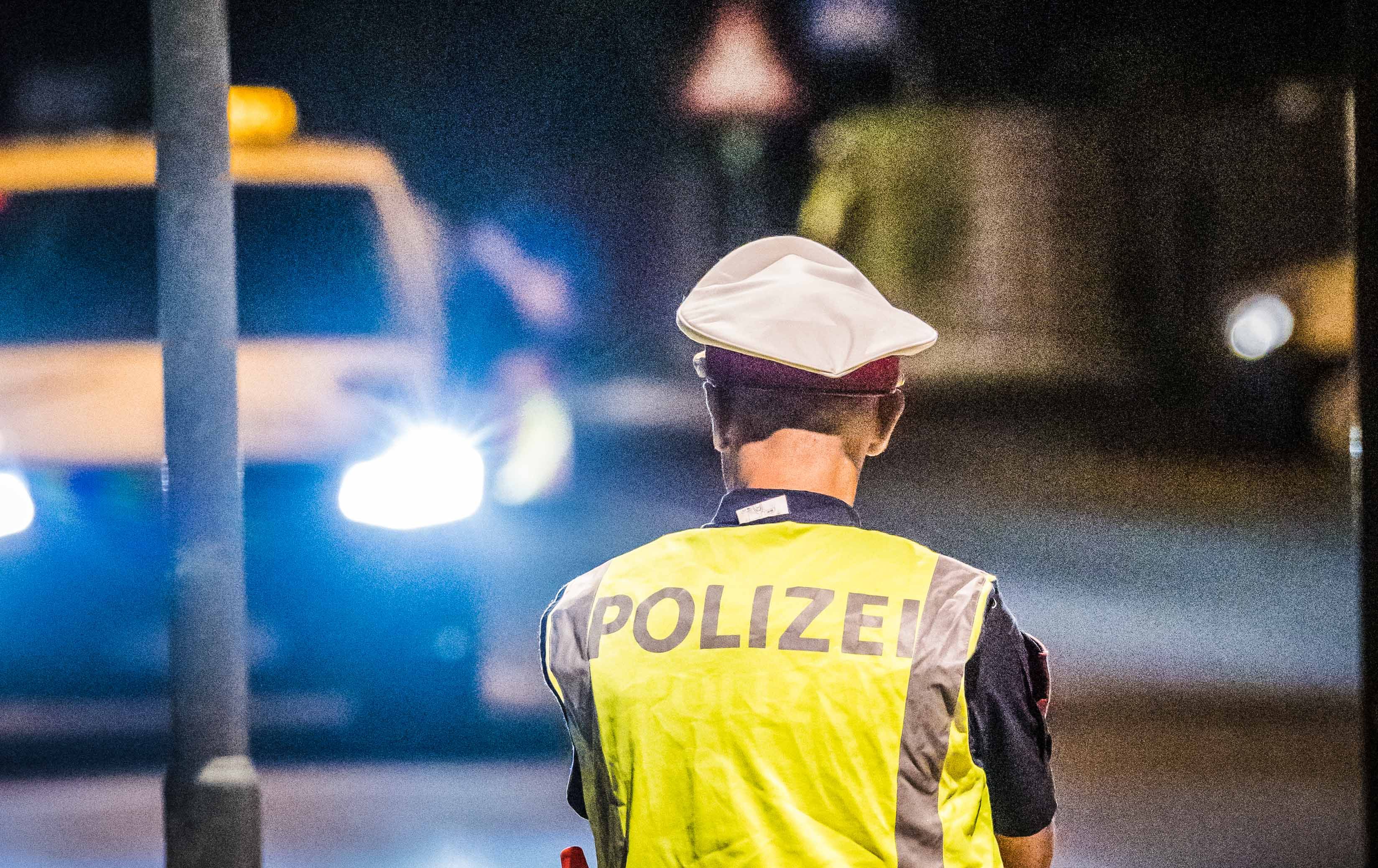 Polizei Kontrolliert Autofahrer Und Landet Volltreffer | Heute.at