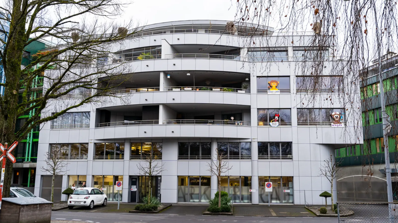 Wegen sexueller Handlungen mit einem Kind wurde er vom Kriminalgericht Luzern schuldig gesprochen. 