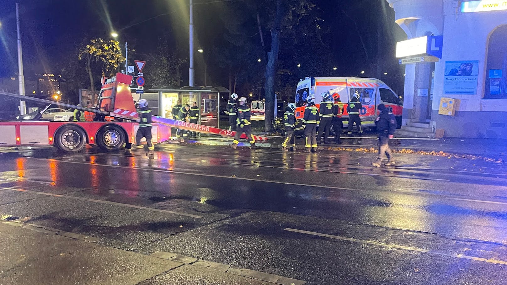 Heftiger Crash am Freitagabend in Wien-Fünfhaus