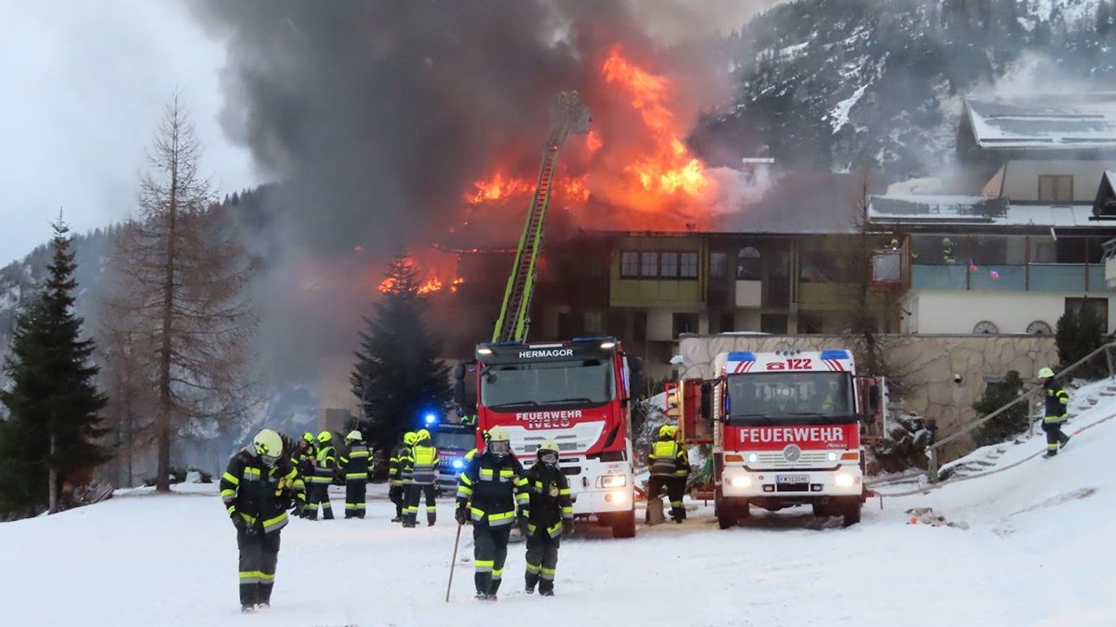 Die ersten Feuerwehren wurden um 6:45 Uhr alarmiert.