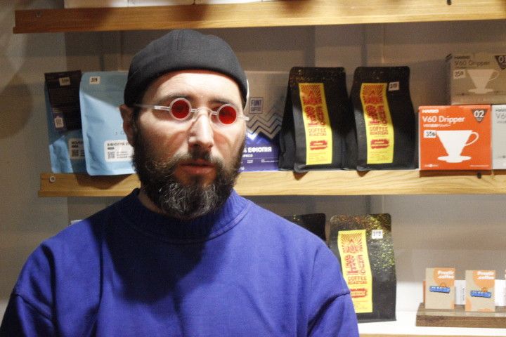 Alexi Melnychenko aus Cherson ist wohl der mutigste Barista der Ukraine, wenn nicht der Welt.