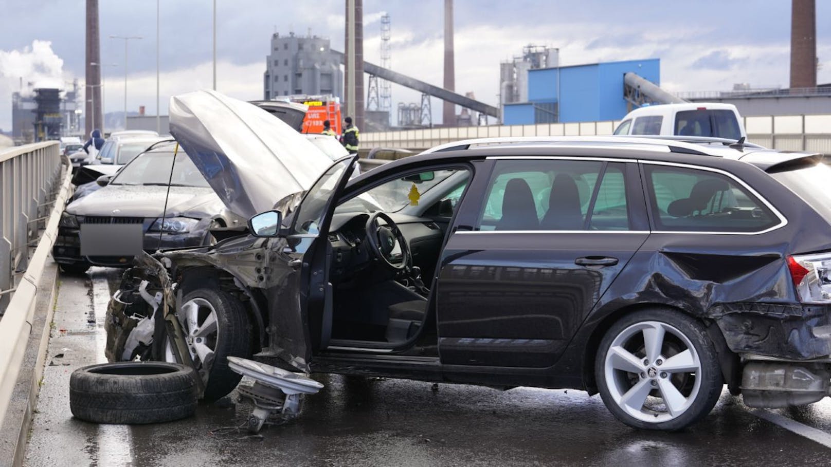 In diesen waren 14 Fahrzeuge verwickelt.