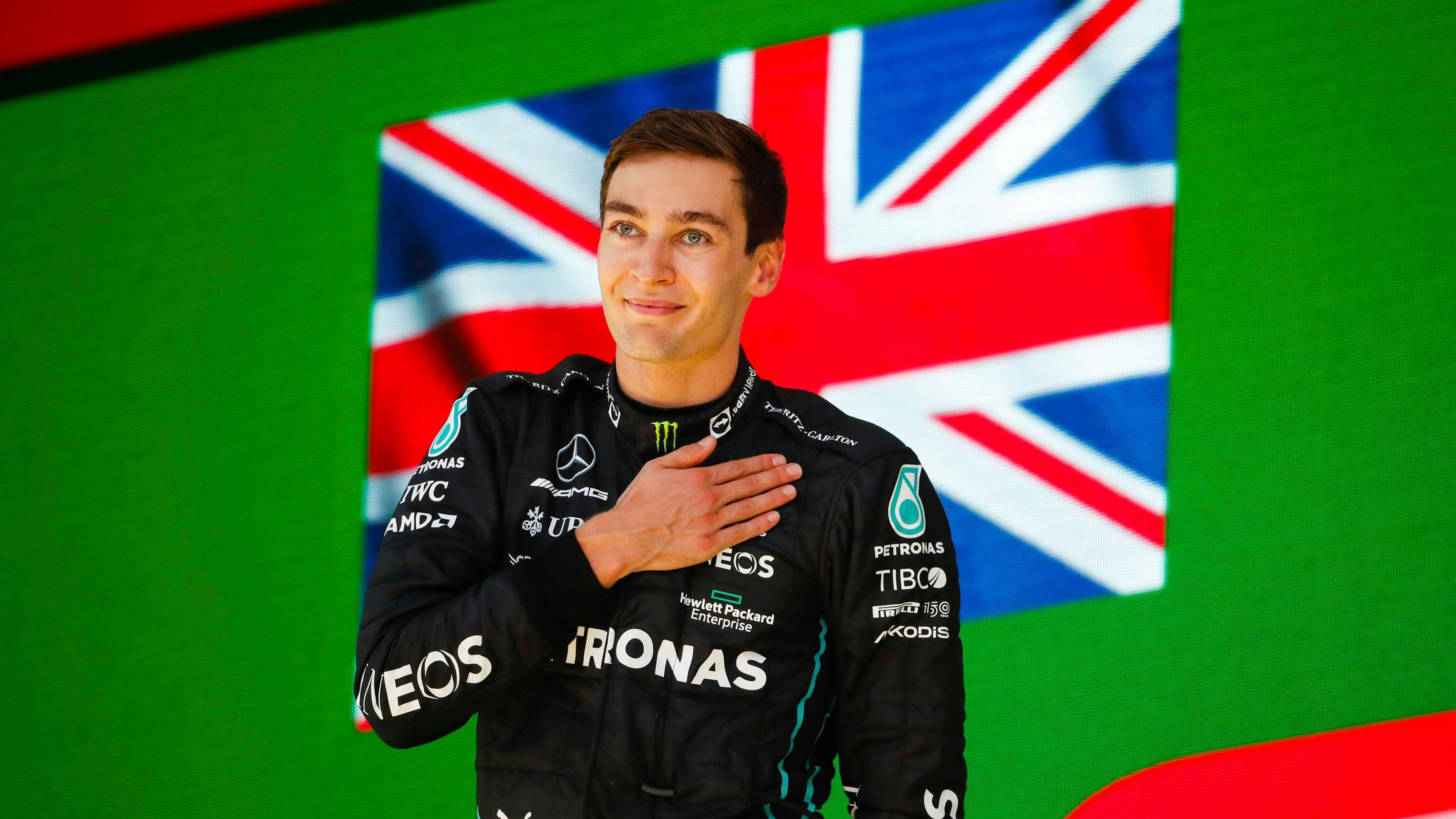 George Russell bei der letzten britischen Hymne 2022