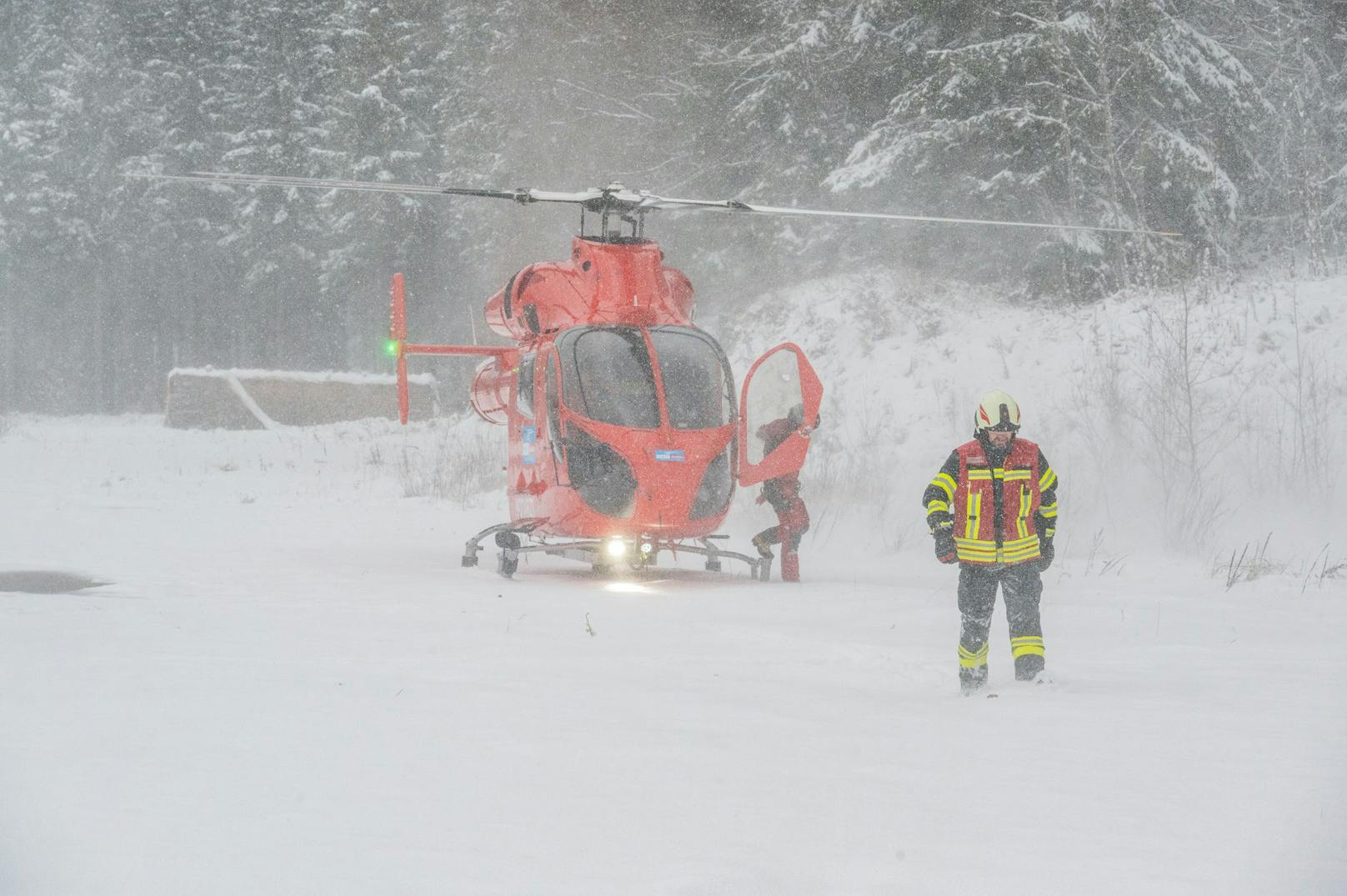 In Grünau in Oberösterreich ist am Samstag ein Kleinflugzeug abgestürzt. Der Pilot wollte offenbar von Tschechien nach Kroatien fliegen. 