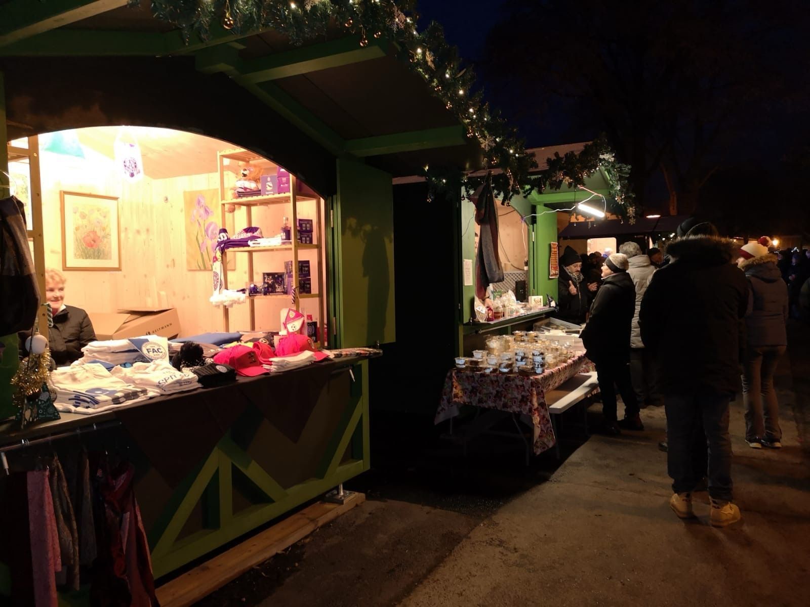 Kunsthandwerk und Kulinarik verspricht der Floridsdorfer Verein für den dreitägigen Adventmarkt.