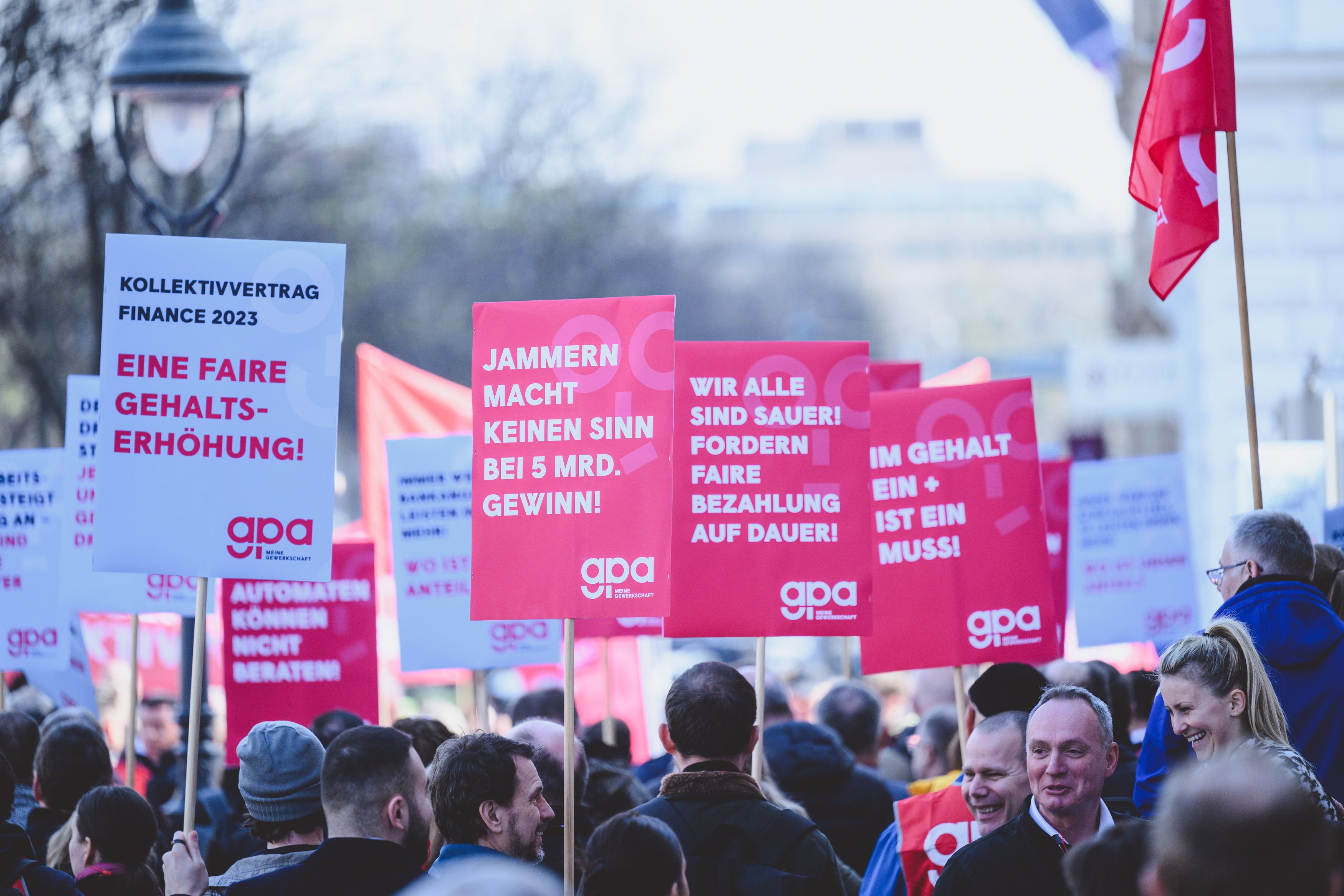 Die Gewerkschaft hat die Freigabe erteilt, nun kann es zu Massenstreiks im Handel kommen.