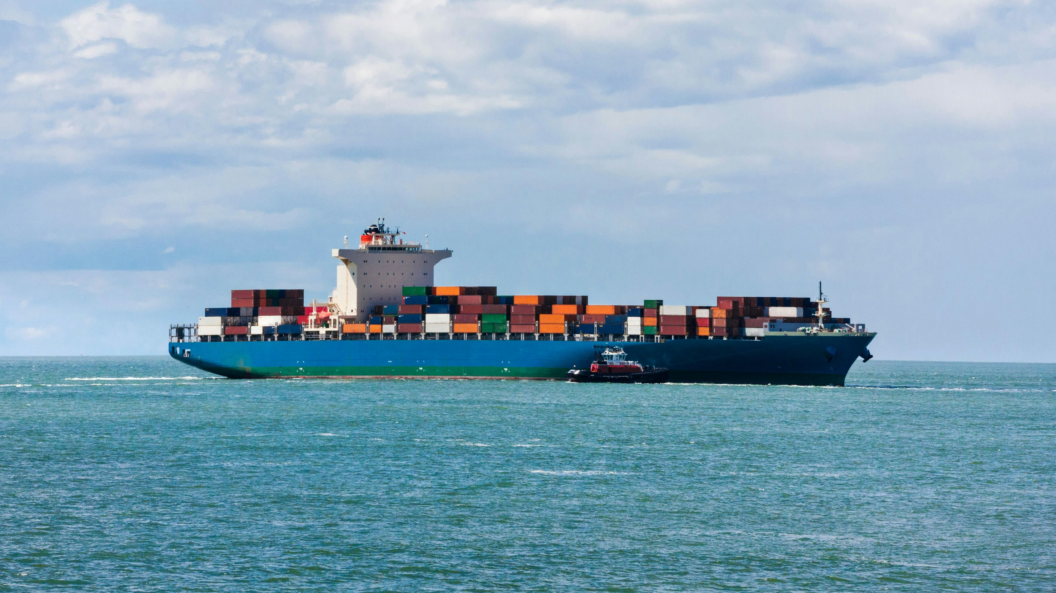 Der Frachter "Raptor" hatte demnach bereits in der Nacht zum Sonntag ein Notsignal gesendet (Symbolbild).