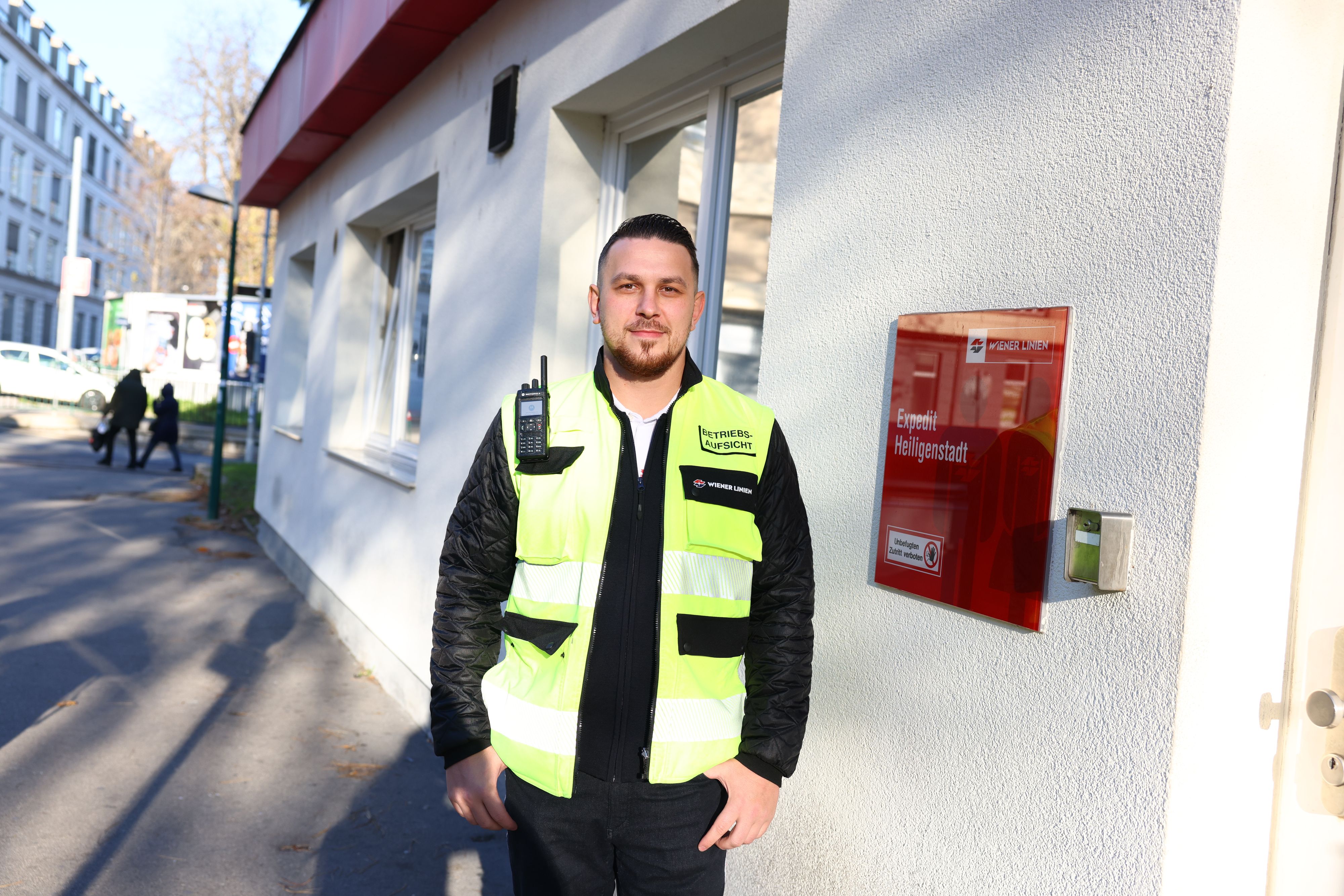 Robert K. (34) ist seit 2011 bei den Wiener Linien. Im Juli rettete er hier im Expedit Heiligenstadt (Pausenraum) einem Kollegen das Leben.