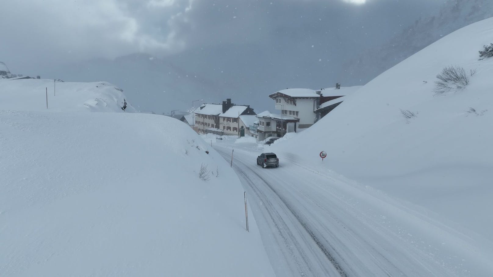 Der erste richtig heftige Wintereinbruch der Saison hat am 26. November die Ortschaften rund um den Arlberg regelrecht in Schneemassen versinken lassen.