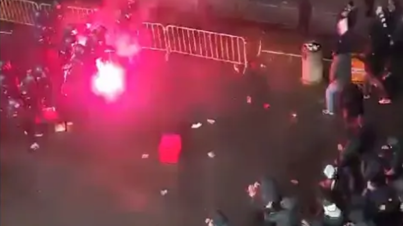 Heute.at - Ultras drohten Fotografen im Stadion mit Genickbruch