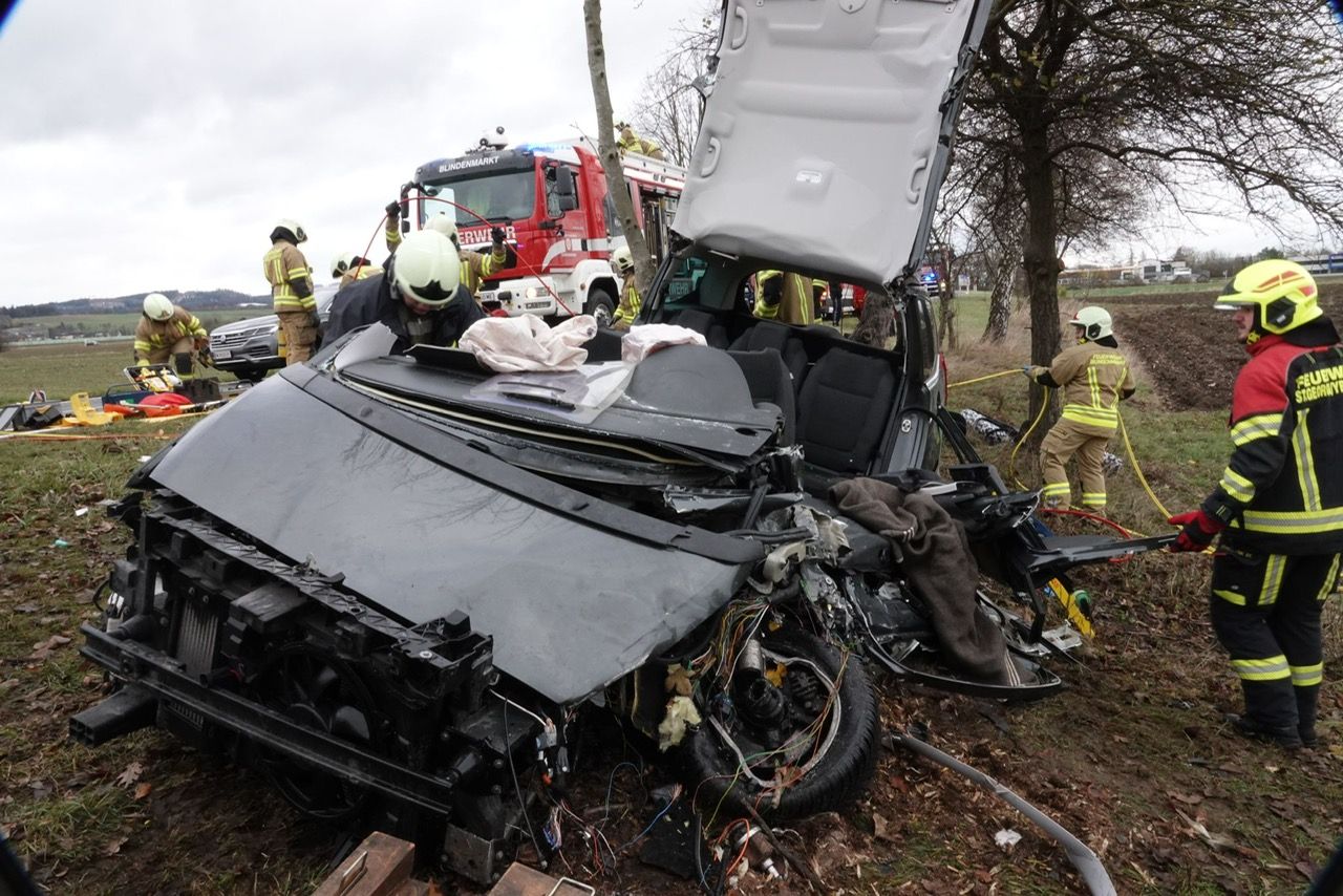 5 Verletzte bei Frontalunfall