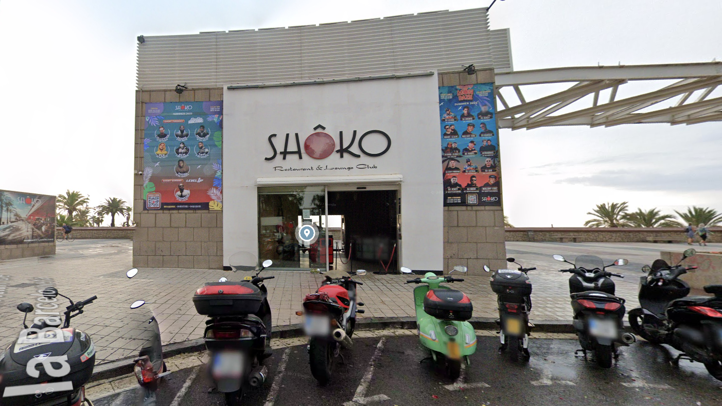 Hier zu sehen: der Eingang des Lokals in Barcelona, in dem das Opfer auf seine Vergewaltiger traf. 