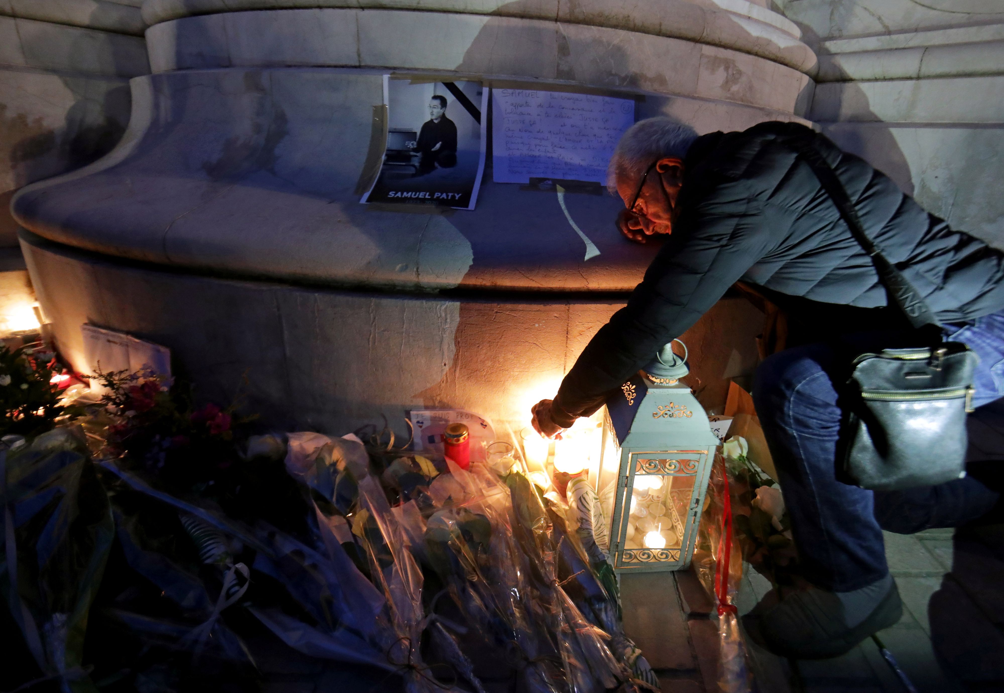 Im Oktober 2020 wurde in Paris ein Lehrer erstochen und geköpft. Der Grund: Samuel Paty hatte Schülern Mohammed-Karikaturen gezeigt.