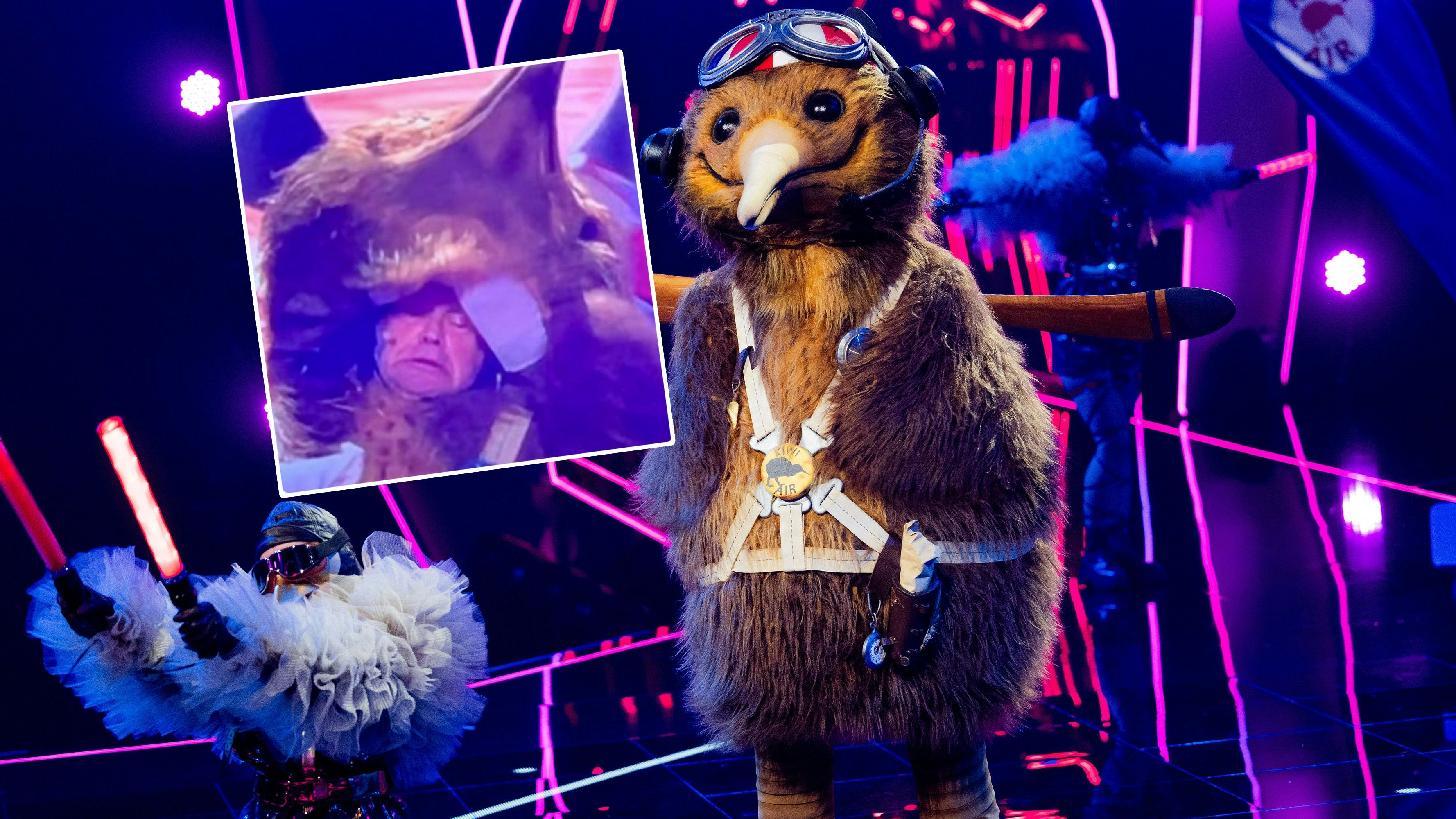 Huch, da flog die Maske davon.