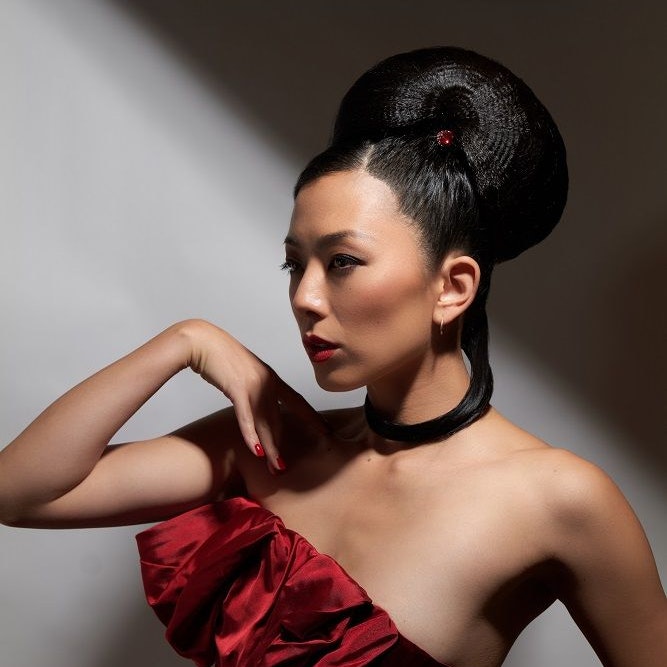 Der "Ultra-Dutt" erinnert an eine futuristische Barock-Frisur.