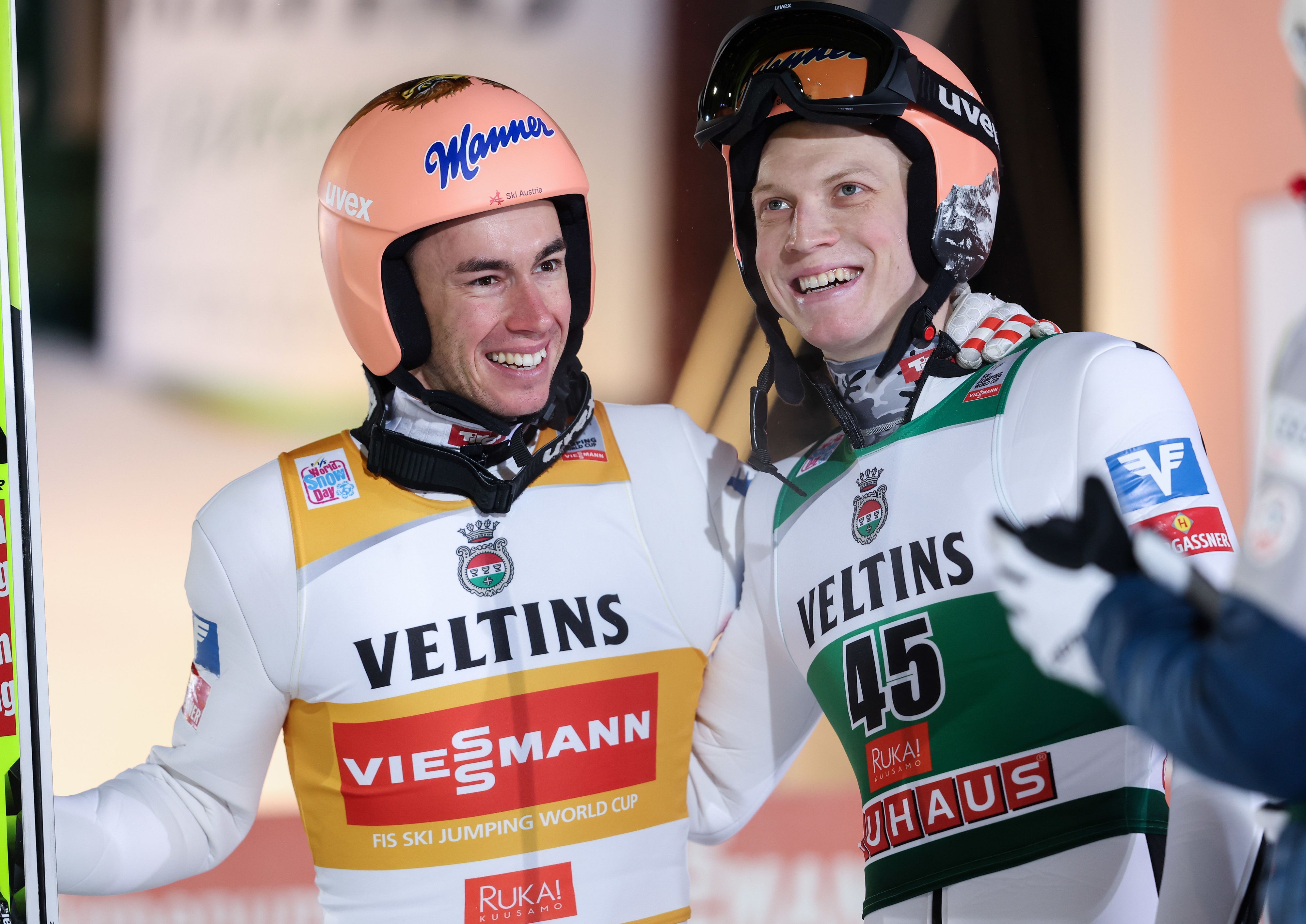 Kraft mit Teamkollege Hörl nach dem Doppelsieg.