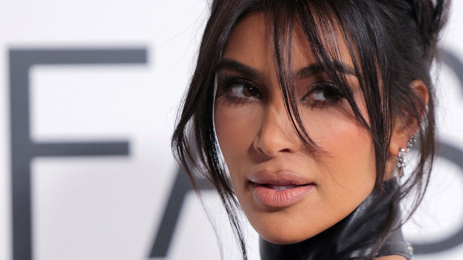 Auch Reality-Star Kim Kardashian soll ein Song gewidmet sein. "thanK you aIMee" sei ein Disssong gegen die 43-Jährige.