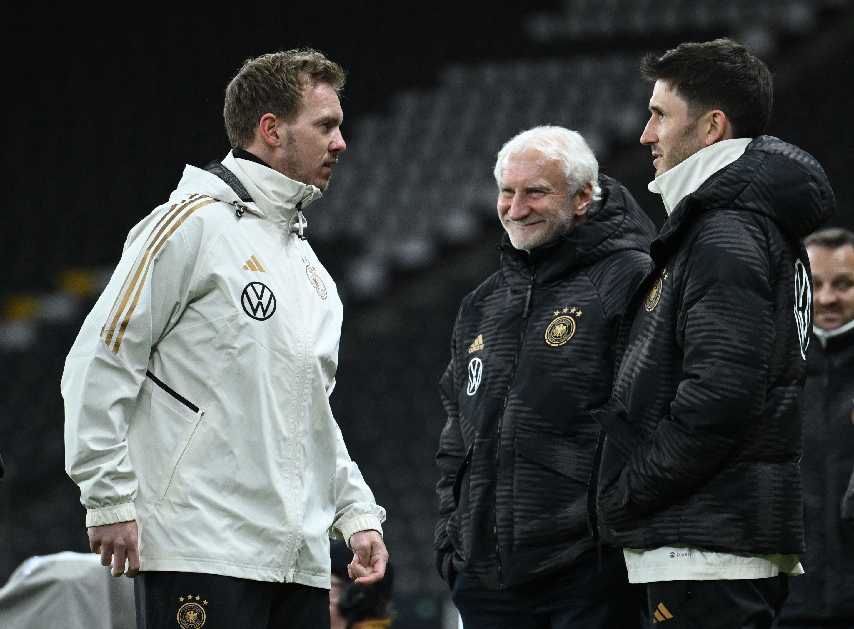 DFB-Coach Julian Nagelsmann soll ins zweite Glied zurückrücken, fordert Berti Vogts. 