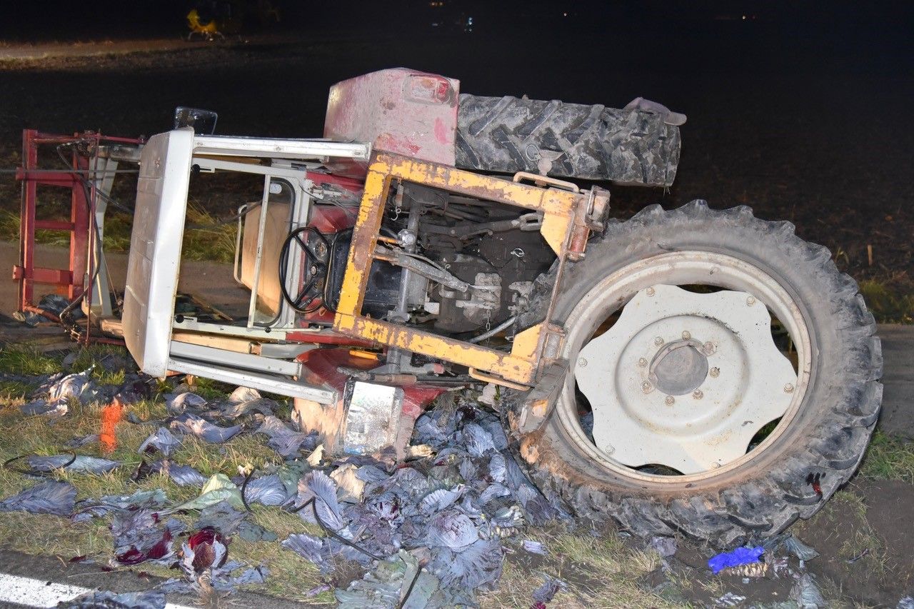 Eine 42-jährige Fußgängerin wurde unter dem linken Hinterreifen eingeklemmt.