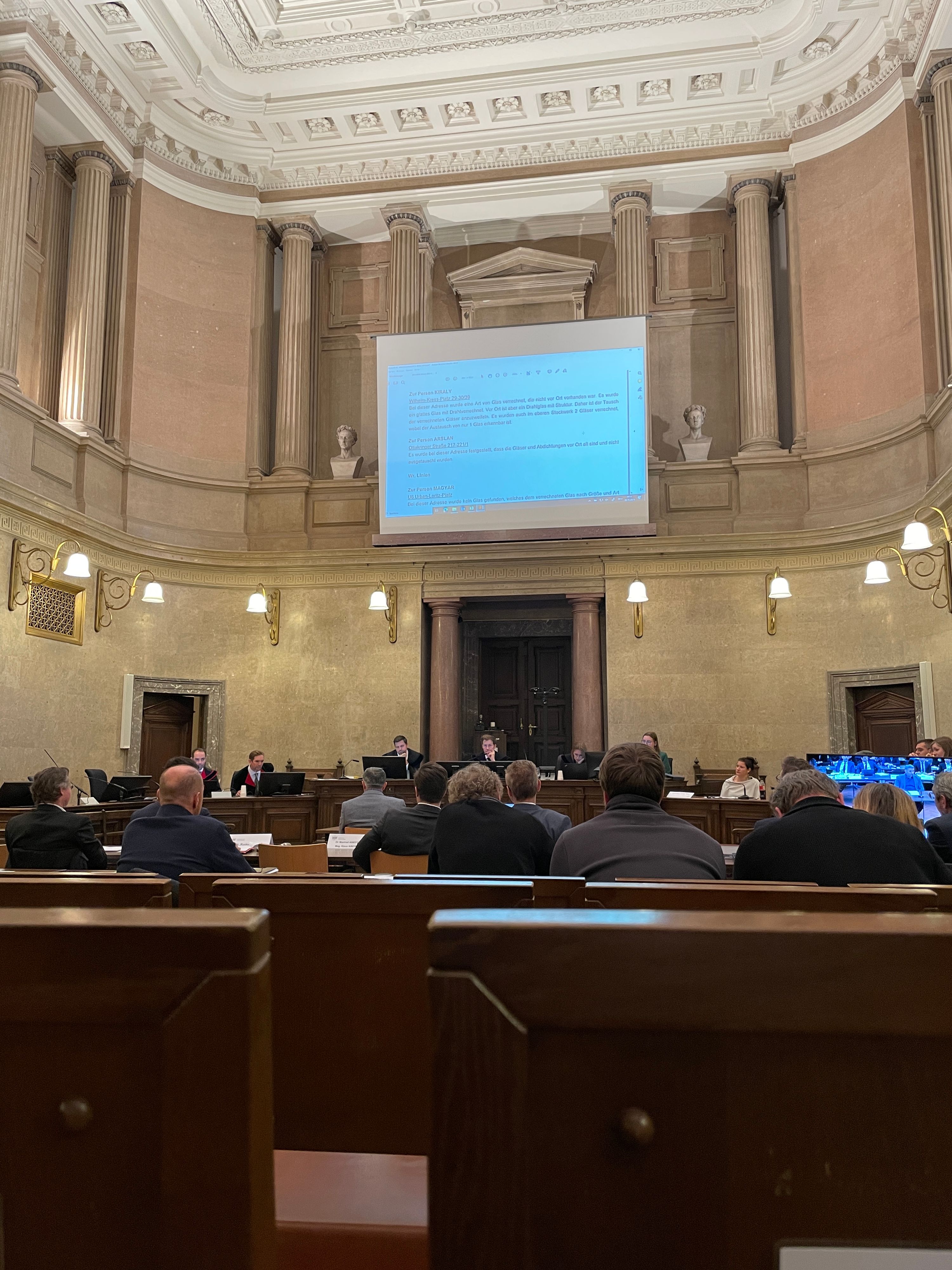 Gemeindebau-Prozess im Großen Schwurgerichtssaal in Wien.