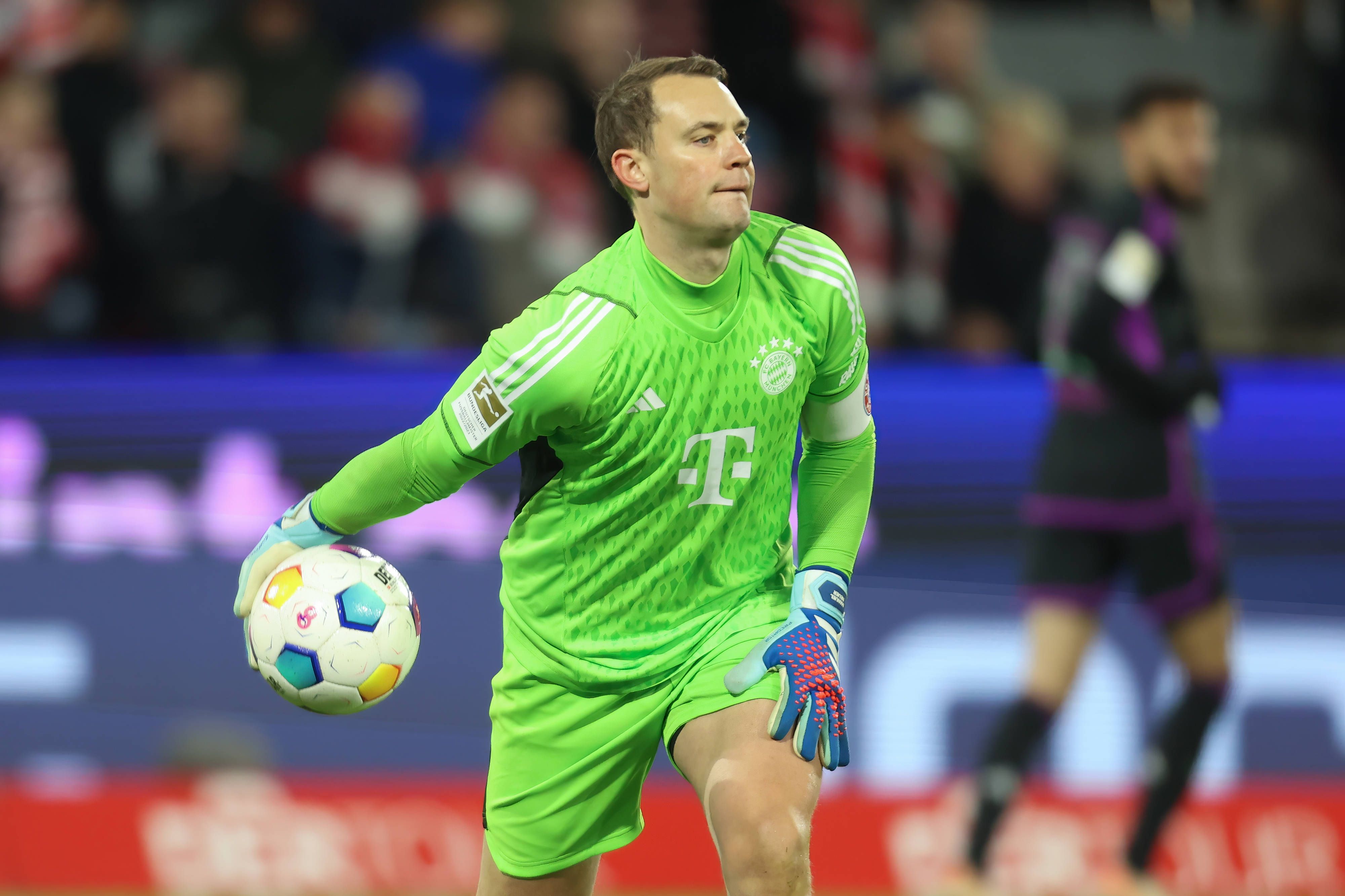 Bayern-Keeper Manuel Neuer verlängert. 