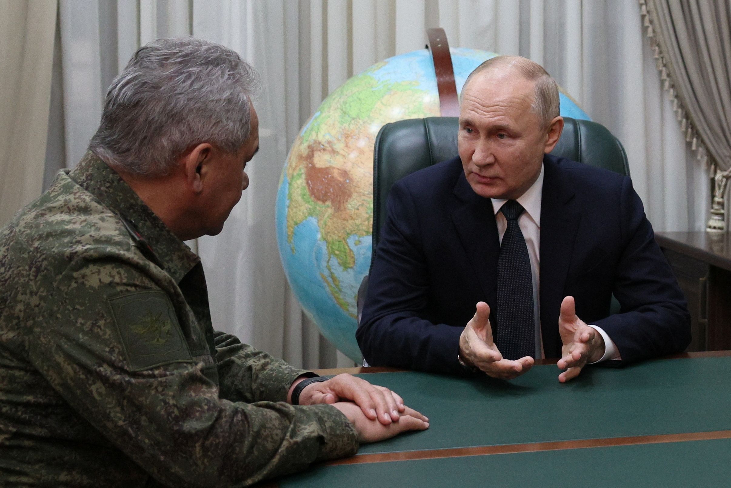 Putin – hier mit seinem Verteidungsminister Shoigu (Archivfoto)