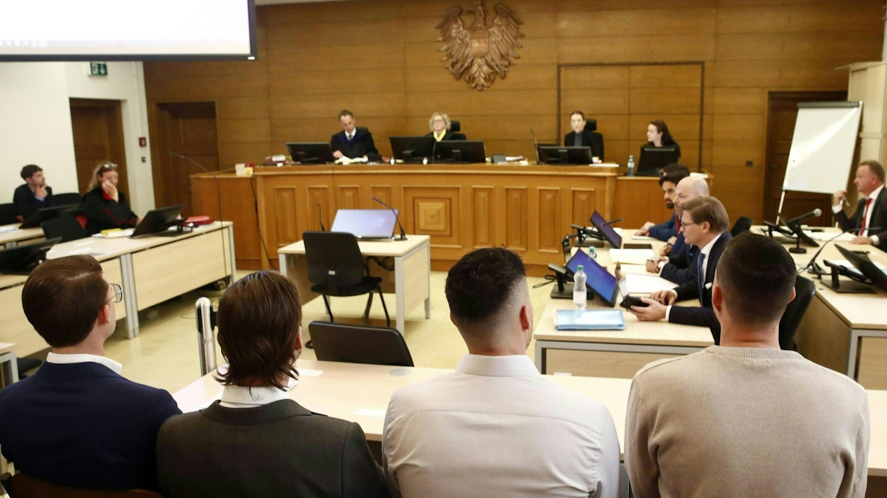 Heute.at - Promi-Sohn (24) verprasste 100.000 Euro für Callgirls