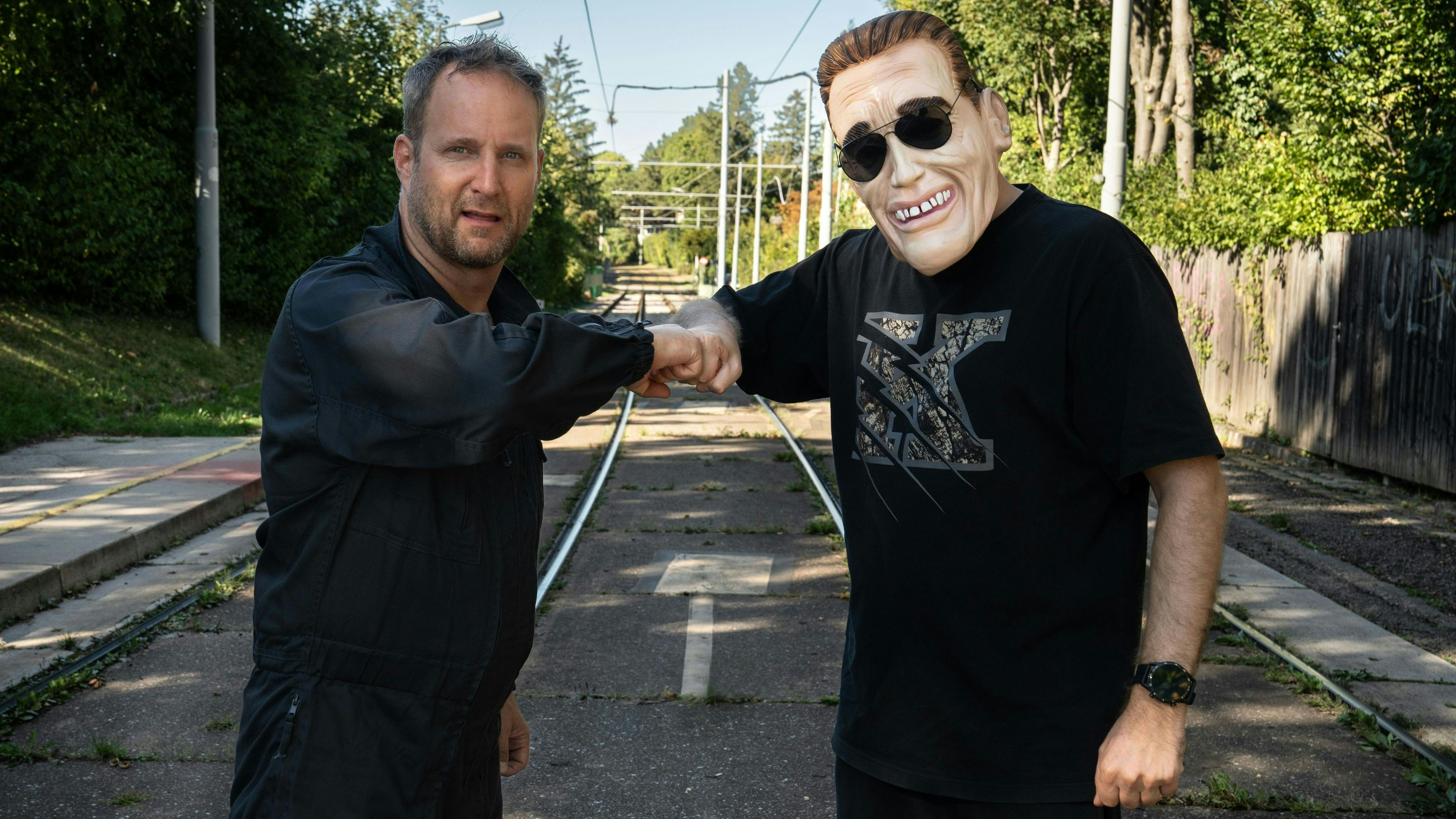 Download von www.picturedesk.com am 27.11.2023 (16:39).  ABD0008_20231002 - WIEN - ÖSTERREICH: Das Musikduo Kurt Razelli (r.) und Matthias Strolz am 20. September 2023, anl. eines Interviews mit der APA-Austria Presse Agentur in Wien. - FOTO: APA/MARTIN RUIZ RUEDA  _ - 20230920_PD26598 - Rechteinfo: Rights Managed (RM)