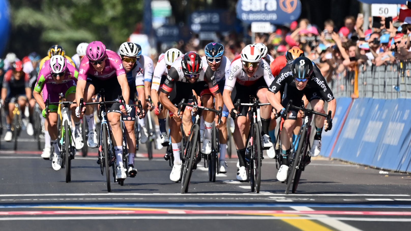 Mai: Der Giro d'Italia startet am 4. Mai und endet am 21. in Rom.