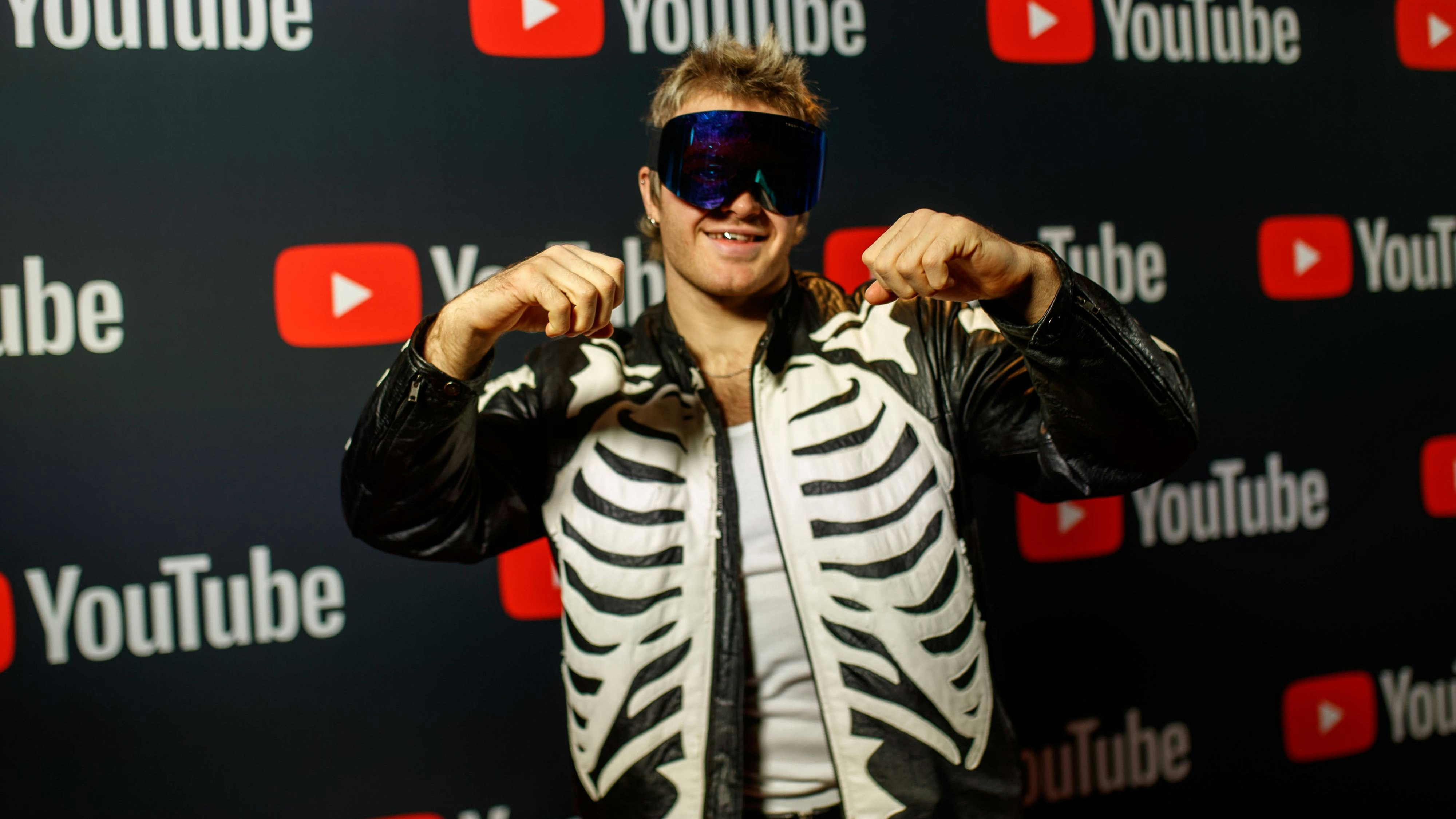 YouTube Music Artist Dinner Award 2023 Ski Aggu August Jean Diederich beim YouTube Music Artist Dinner Award 2023 im Grill Royal am 28.11.2023 in Berlin. *** YouTube Music Artist Dinner Award 2023 Ski Aggu August Jean Diederich at the YouTube Music Artist Dinner Award 2023 at Grill Royal on 28 11 2023 in Berlin Copyright: xEventpressxKochanx
