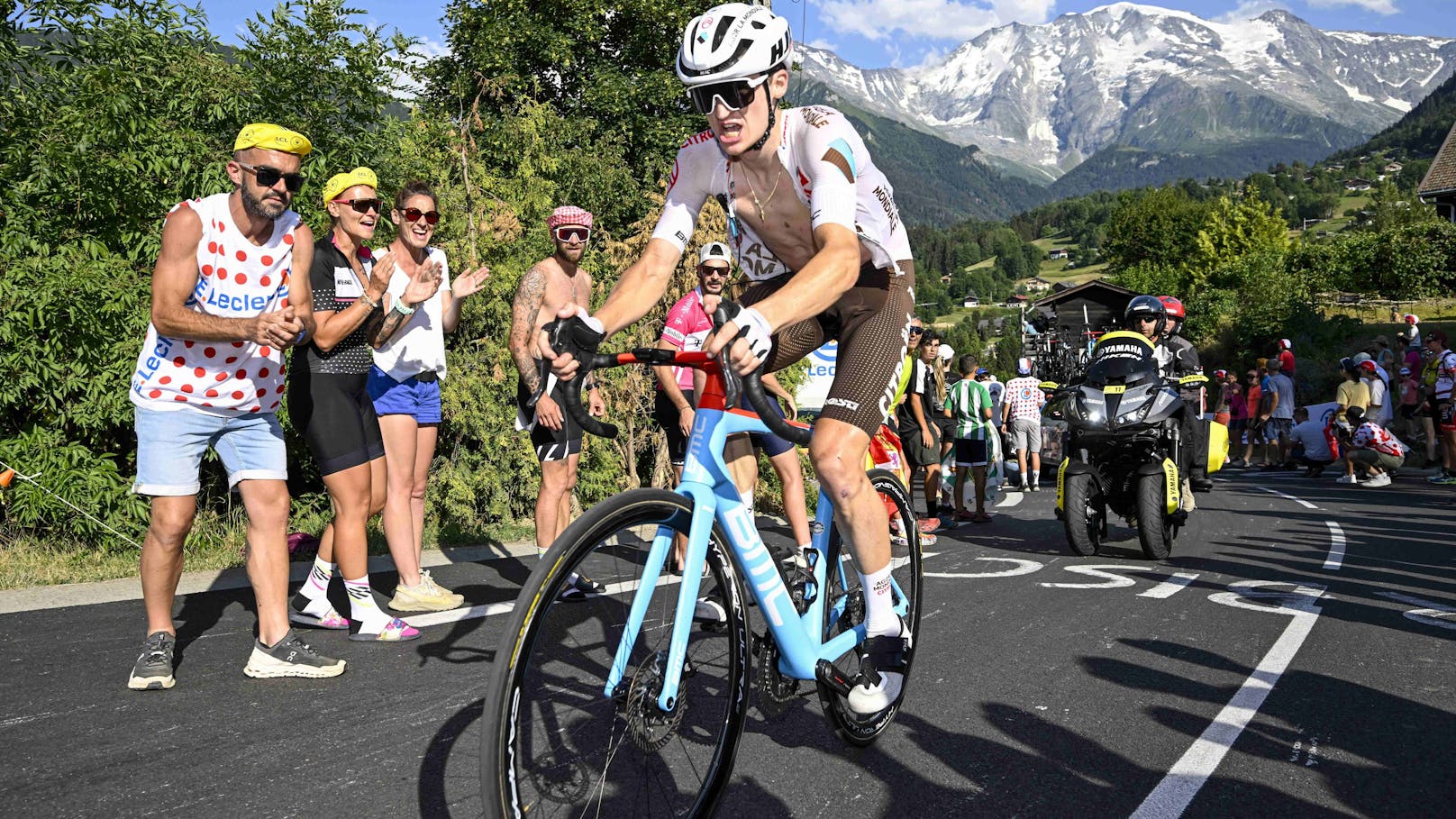 Juni: Die Tour de France verlangt den Rad-Stars wieder alles ab. Gestartet wird am 29. Juni. Das Ziel sehen Gall und Co. erst am 21. Juli.