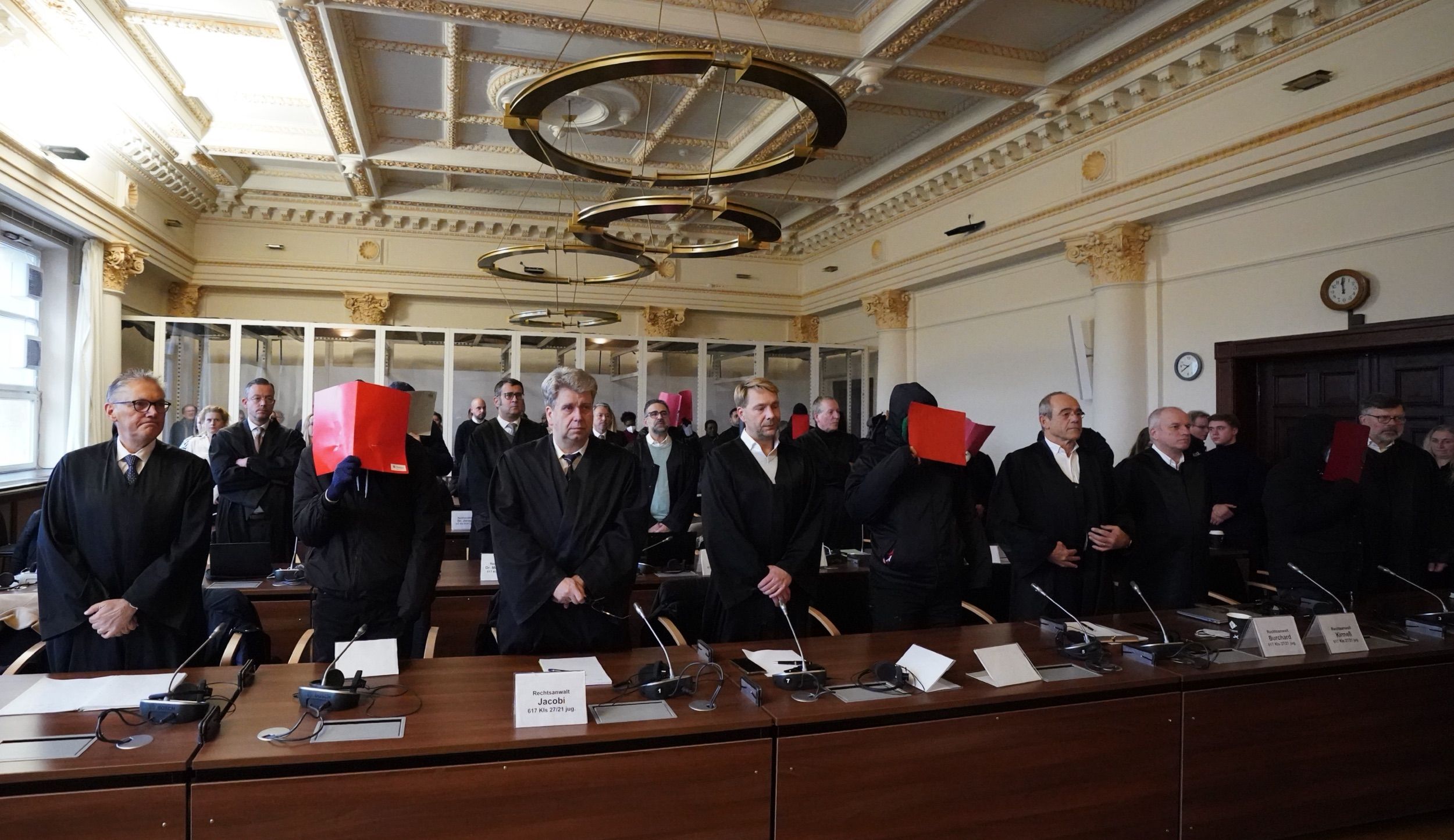 Nun mussten sich die Angeklagten einem Gerichtsverfahren stellen.