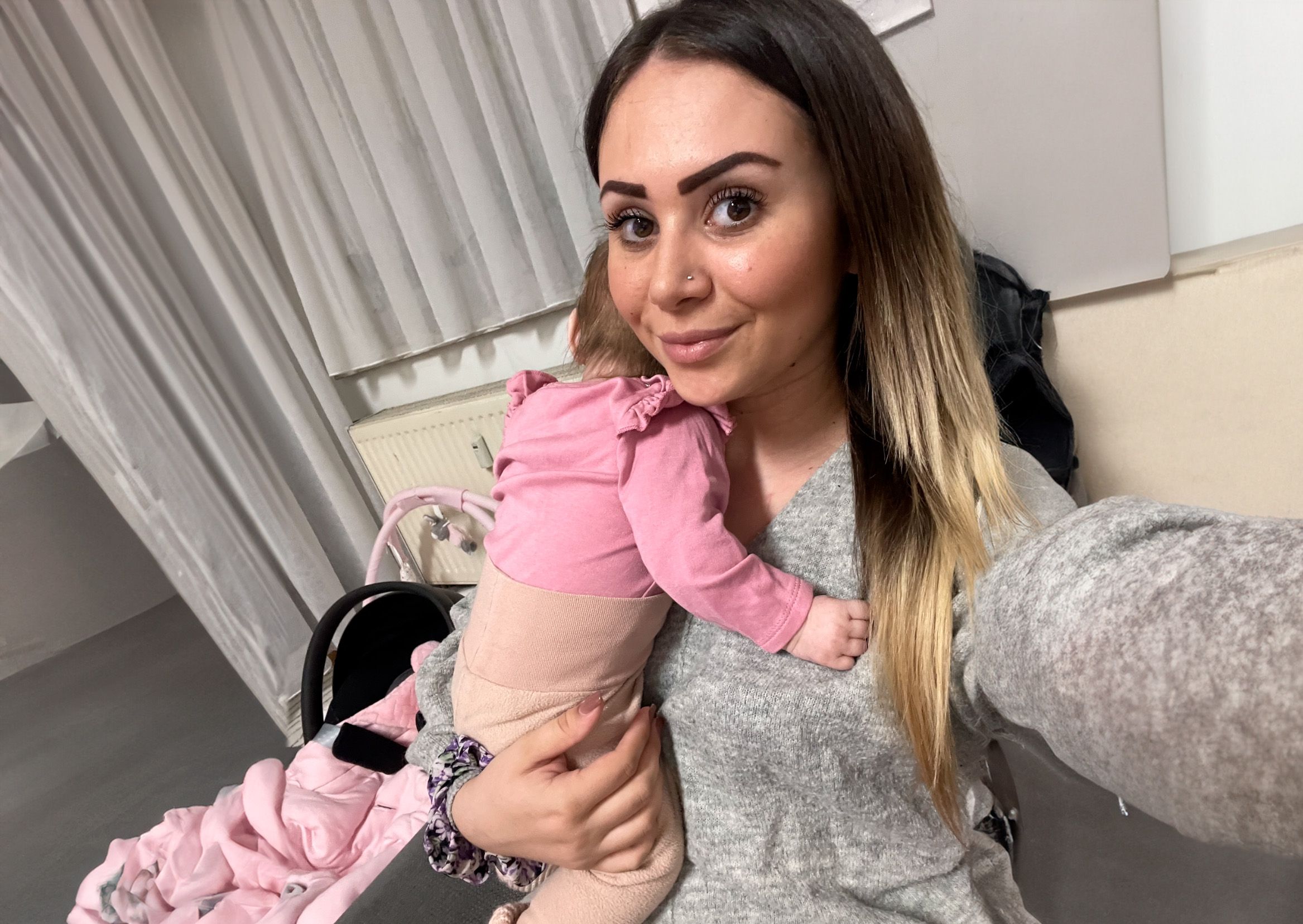 Baby Lamija erlitt einen Schlaganfall, als Amanda schwanger war. Das 