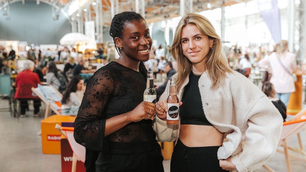 Beim Edelstoff-Markt gibt's Tausende Geschenkideen für Christkinder und Weihnachtsmänner.