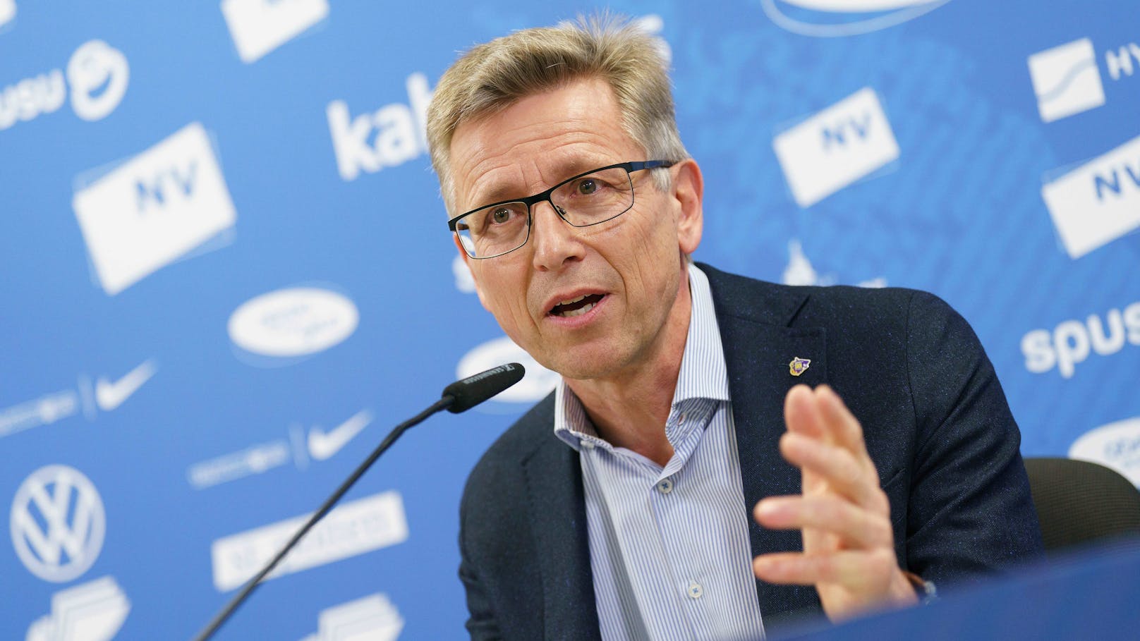 Helmut Schwarzl ist langjähriger Geberit-Manager, SKN St. Pölten-Präsident und Spartenobmann der Industrie in der WKNÖ.