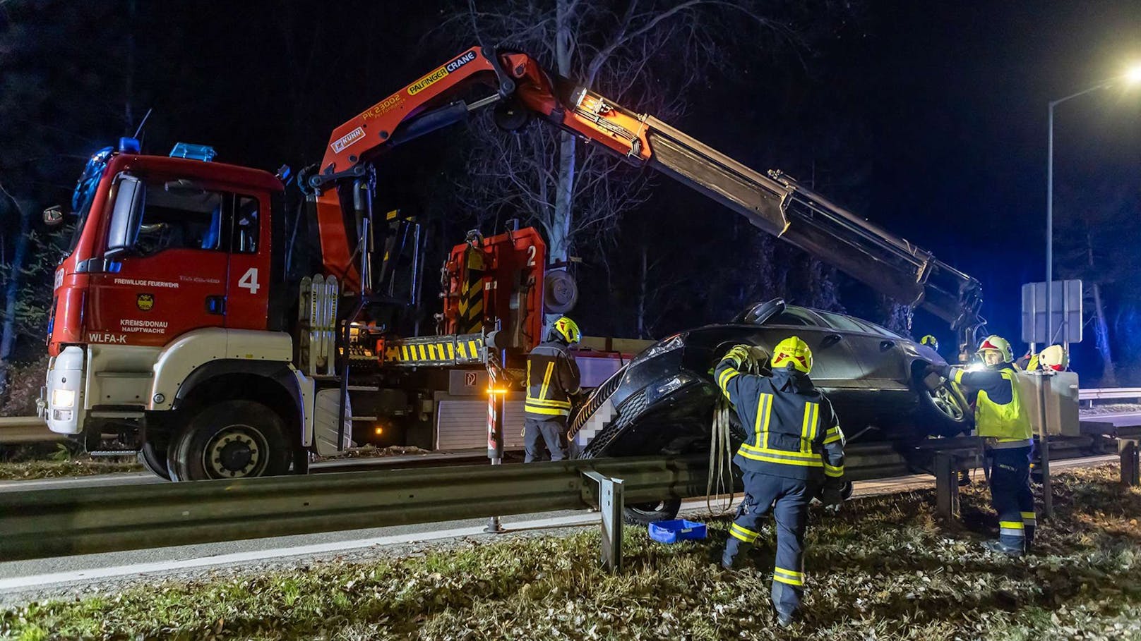 ... und zum nächsten Heurigen marschiert.