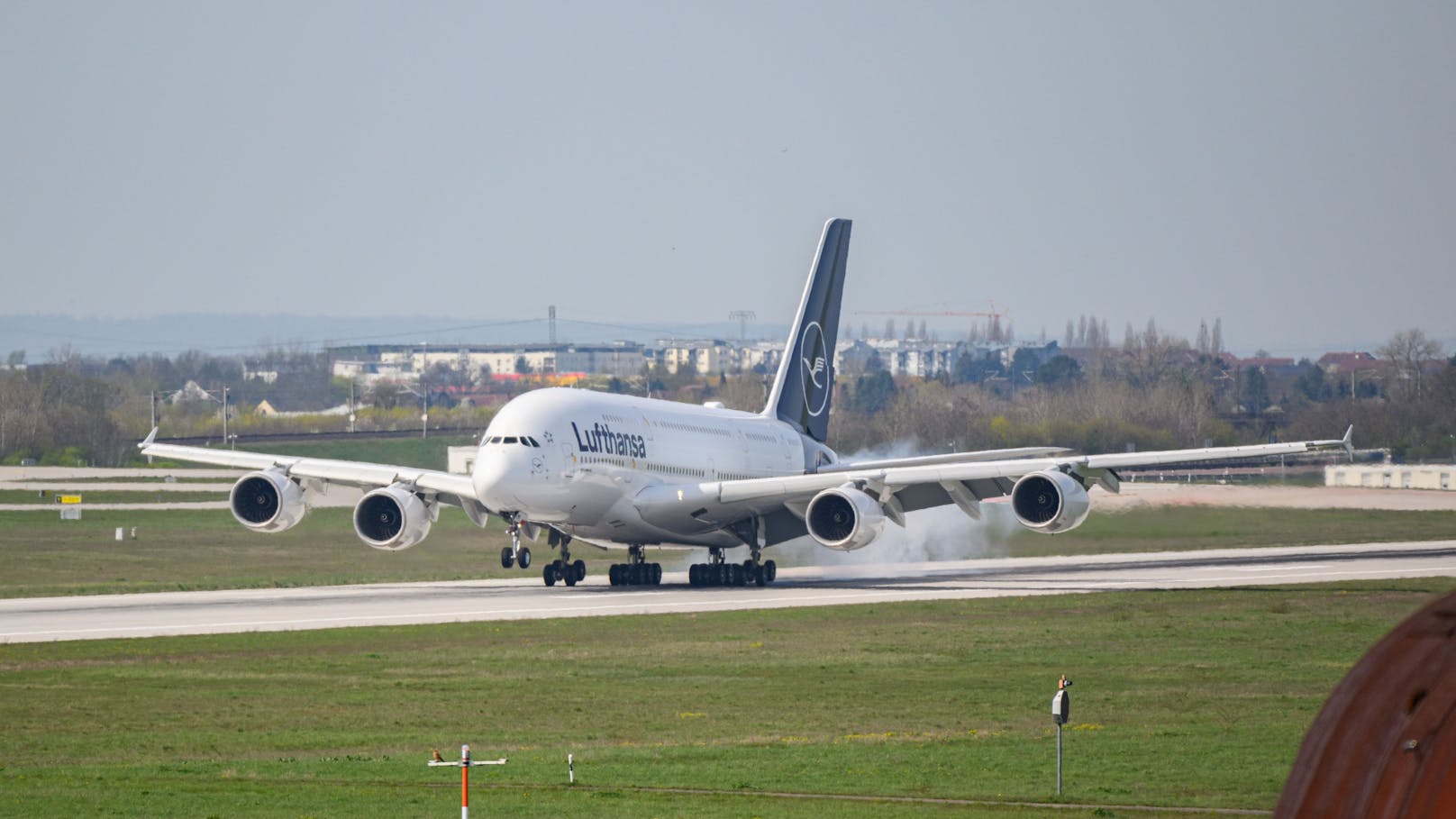 Ehestreit eskaliert – Lufthansa-Flieger muss notlanden