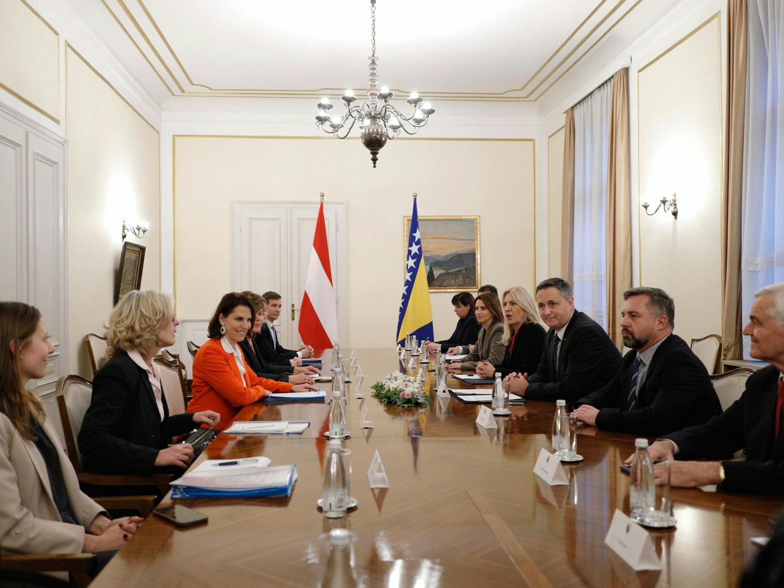 Im Staatspräsidium empfingen bosnische Regierungsmitglieder die Bundesministerin.