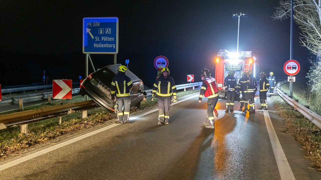 Heute.at - Alko-Lenker parkt Pkw auf Leitschiene, läuft davon